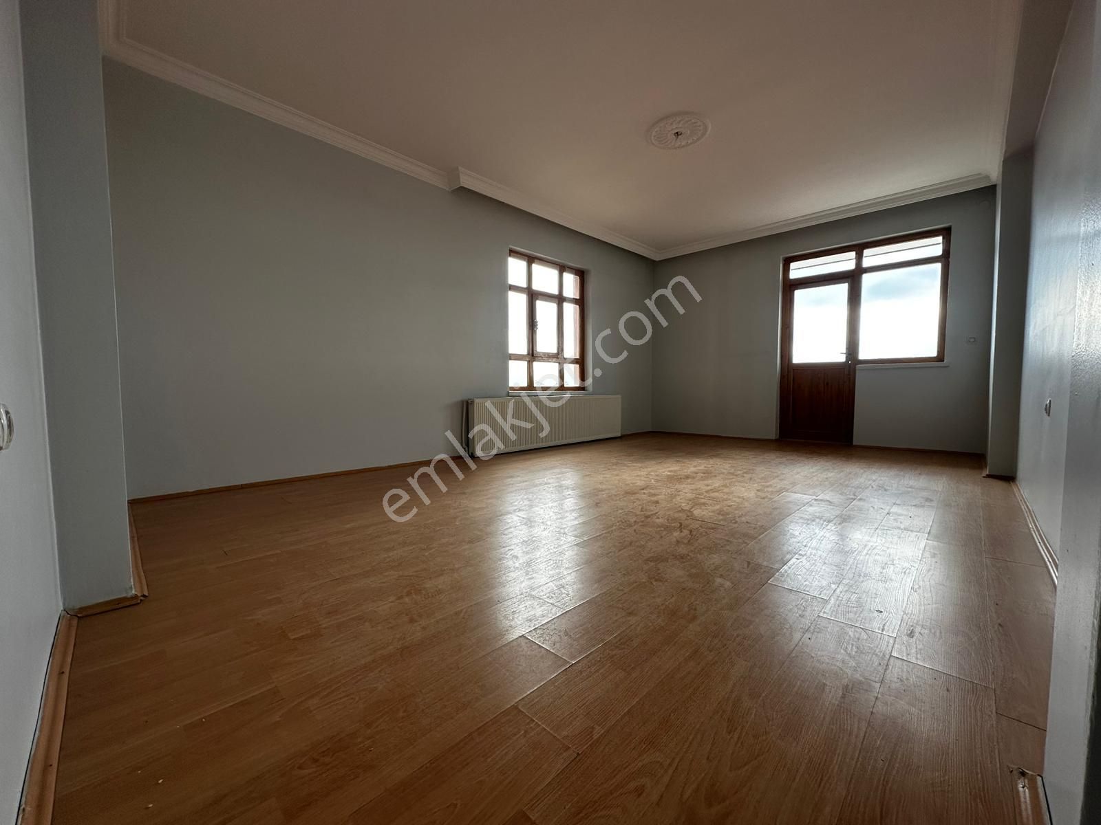 Osmangazi Cadde Üzeri Ara Katta Asansörlü Manzaralı Geniş M2 3+1 - Görsel 14