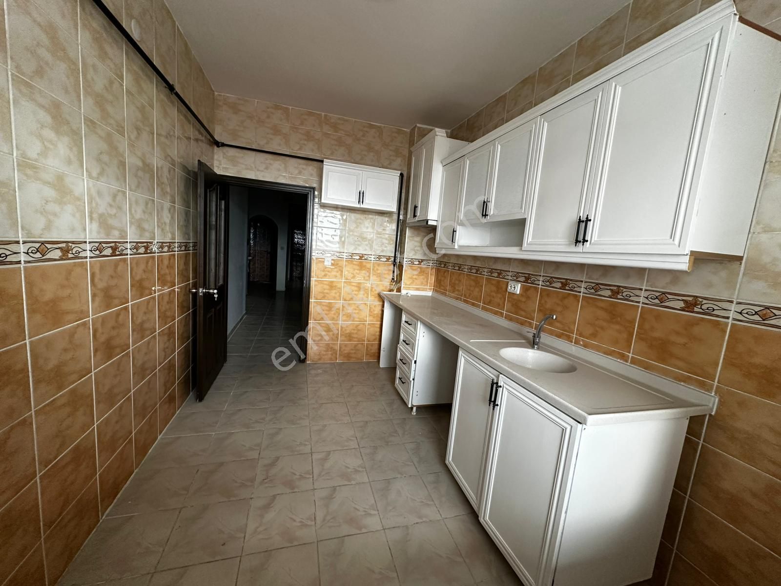 Osmangazi Cadde Üzeri Ara Katta Asansörlü Manzaralı Geniş M2 3+1 - Görsel 6