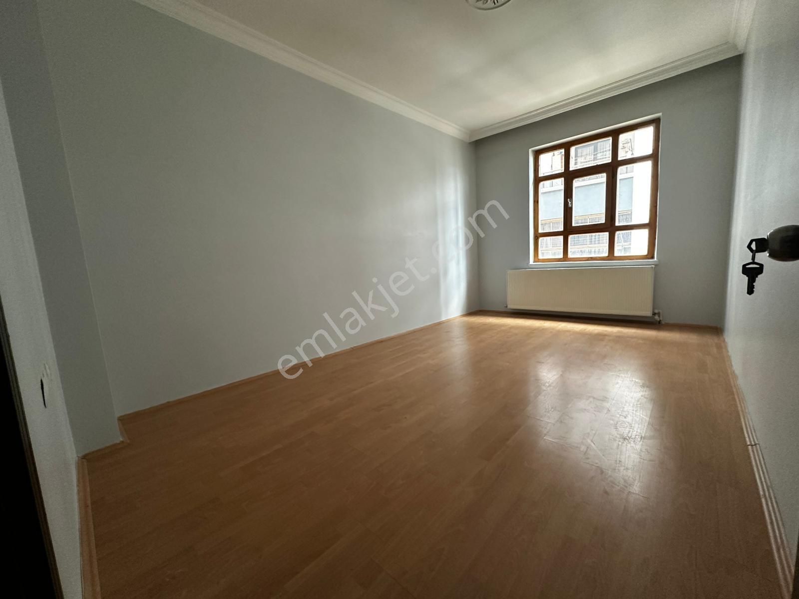 Osmangazi Cadde Üzeri Ara Katta Asansörlü Manzaralı Geniş M2 3+1 - Görsel 19