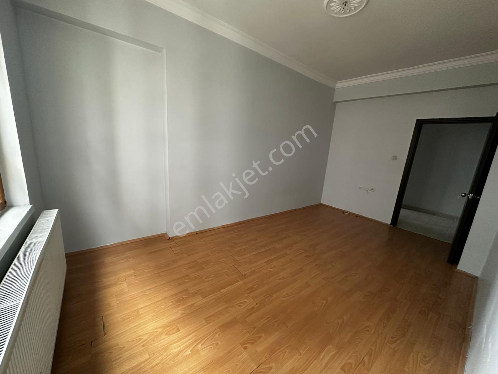 Osmangazi Cadde Üzeri Ara Katta Asansörlü Manzaralı Geniş M2 3+1 - Görsel 24