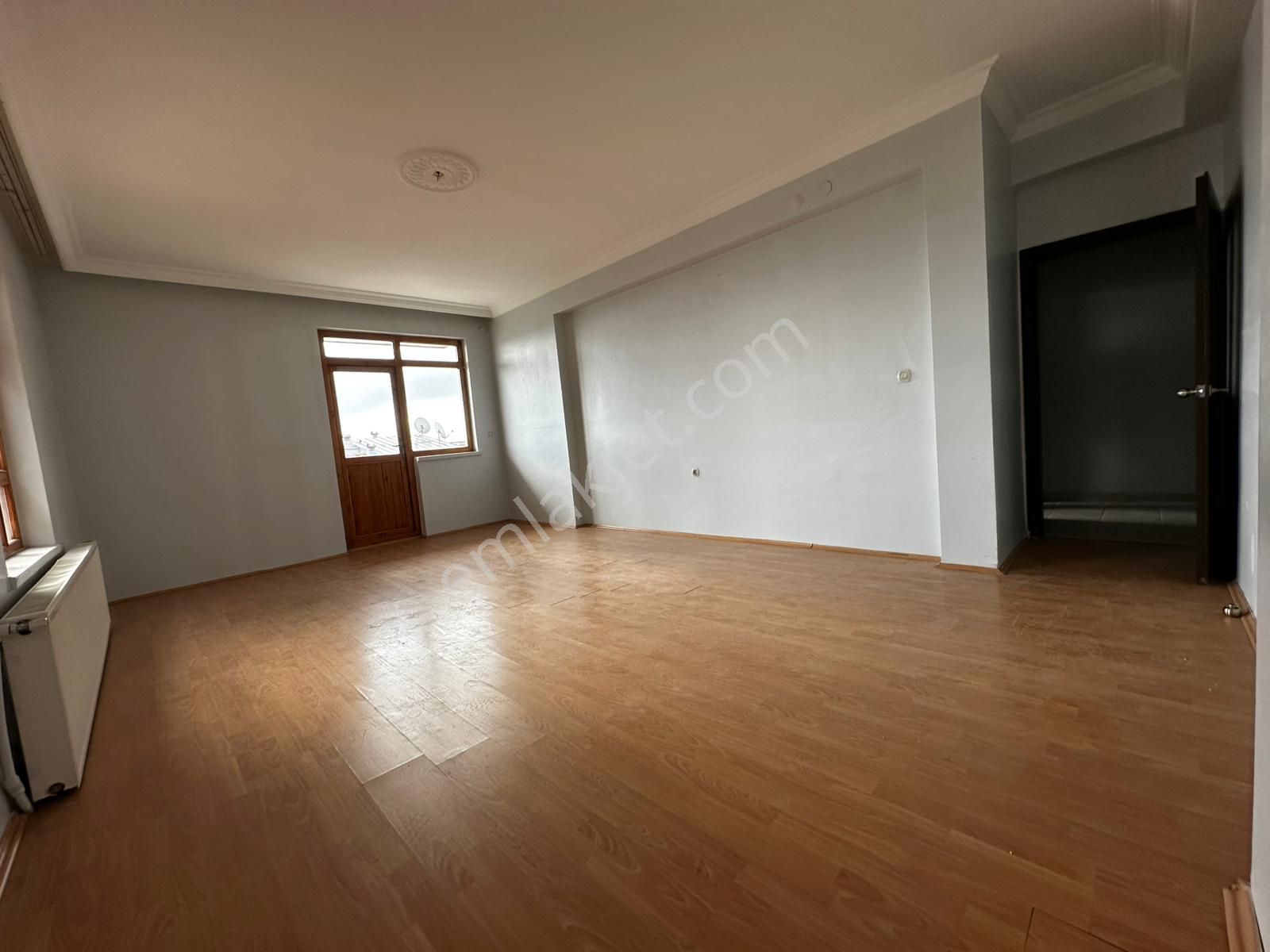 Osmangazi Cadde Üzeri Ara Katta Asansörlü Manzaralı Geniş M2 3+1 - Görsel 13