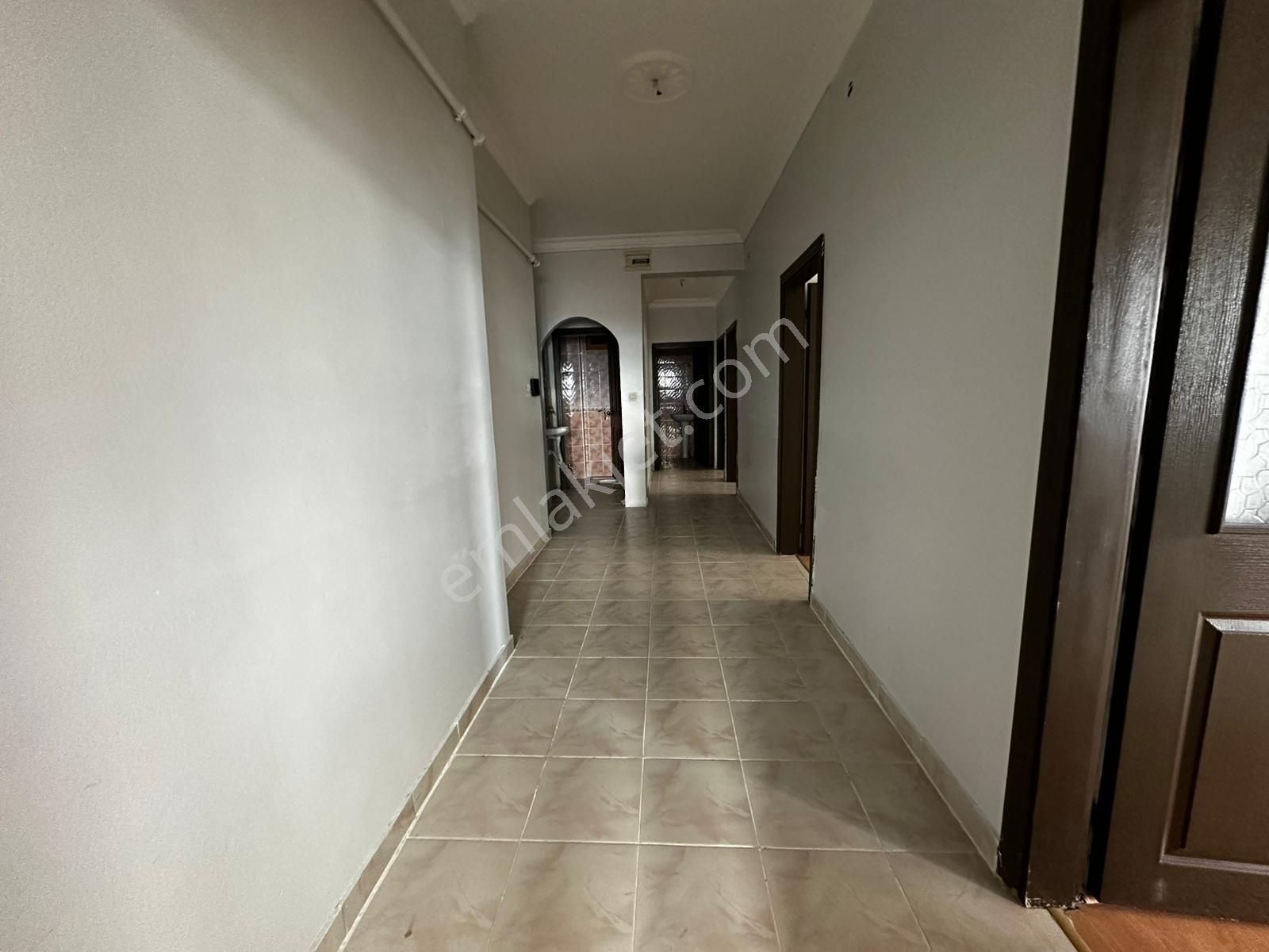 Osmangazi Cadde Üzeri Ara Katta Asansörlü Manzaralı Geniş M2 3+1 - Görsel 15