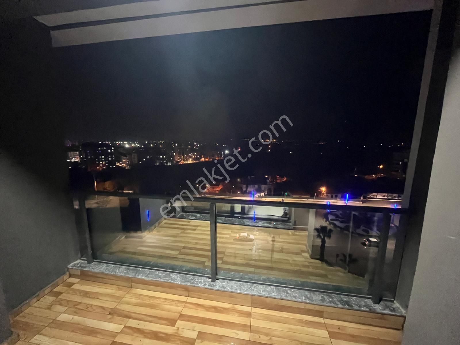 Menemen Devlet Hastanesi Karşısı Full Sıfır Eşyalı Lüks 1+1 Daire - Görsel 21