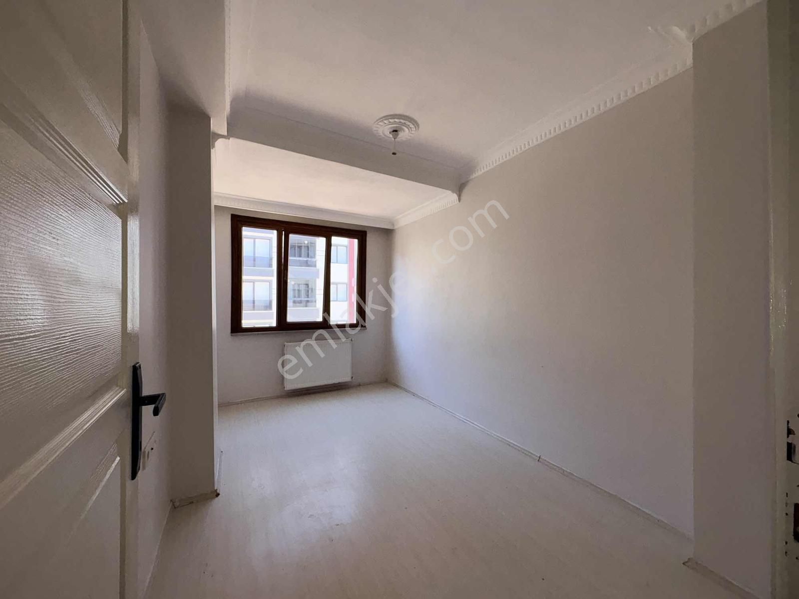 Beylikdüzü Yakuplu Mah, Metrobüse Yakın 2+1 Kiralık Arakat Daire - Görsel 2