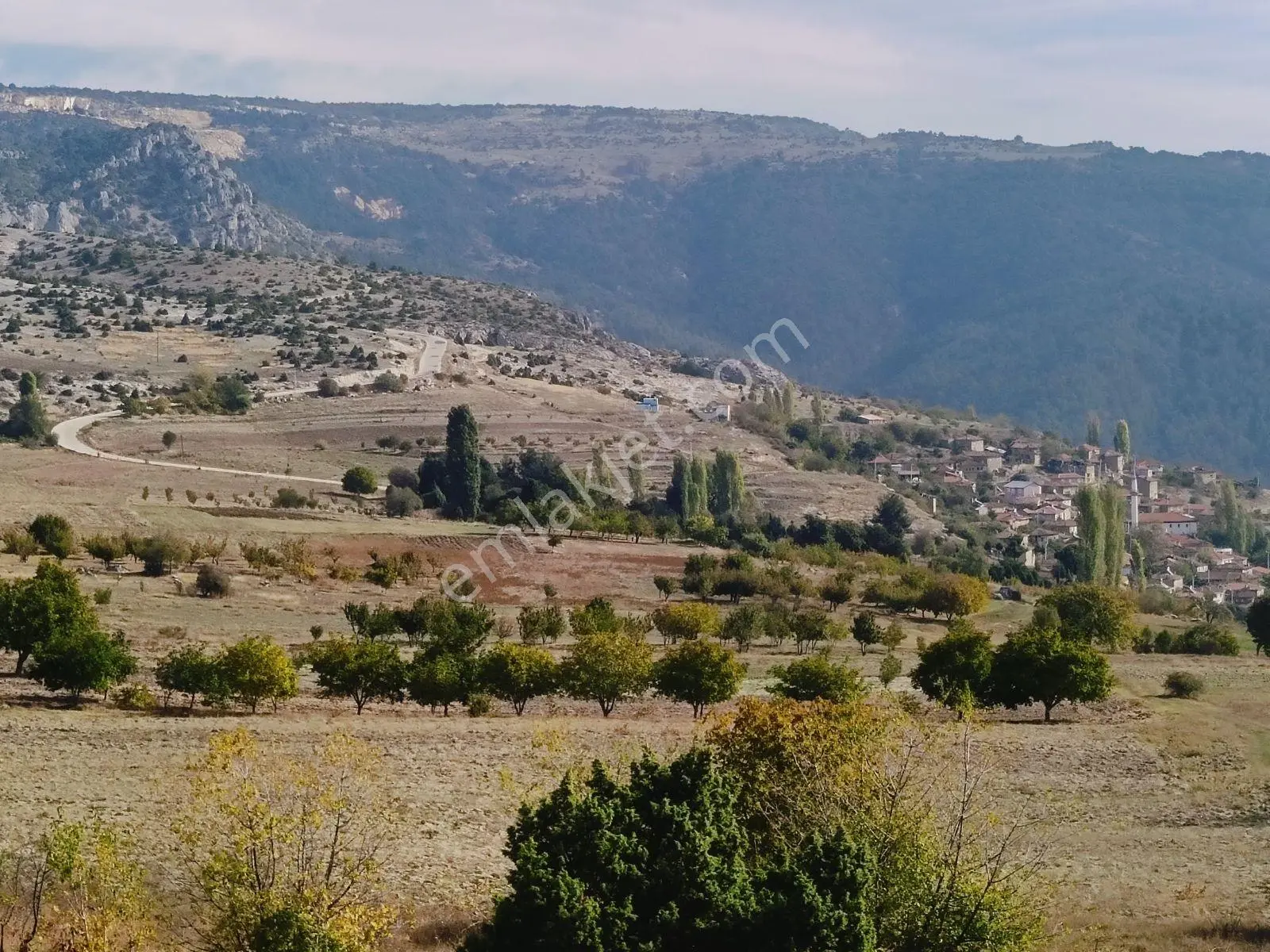 Köy Yerleşim Yerine 600 Metre Mesafede 5653m2