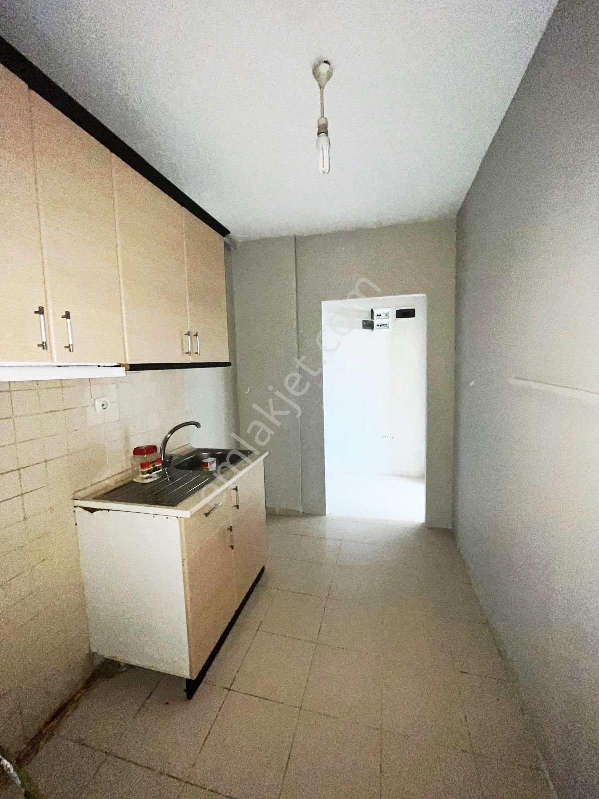 Kent'ten Jandarma Yanı Kiralık 1+1 3. Kat Daire *** - Görsel 13