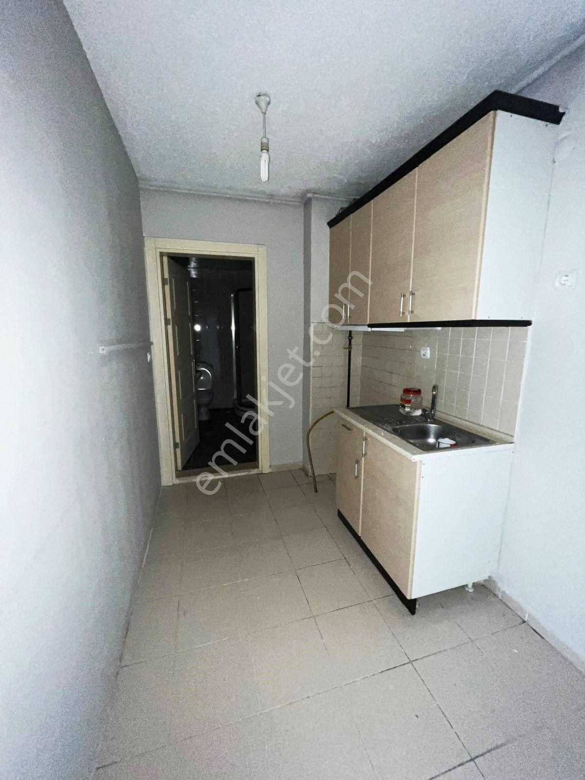 Kent'ten Jandarma Yanı Kiralık 1+1 3. Kat Daire *** - Görsel 9