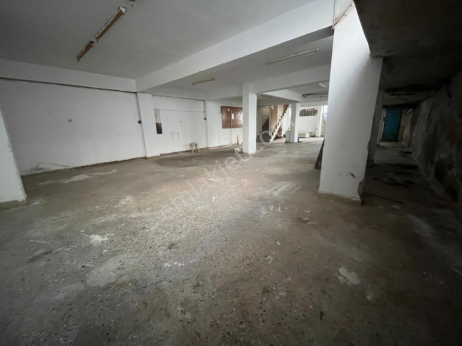 Loft Tan Fefaköy Merkezde Wc Li Mutfaklı 370m2 Kiralık Bodrumlu Dükkan - Görsel 12