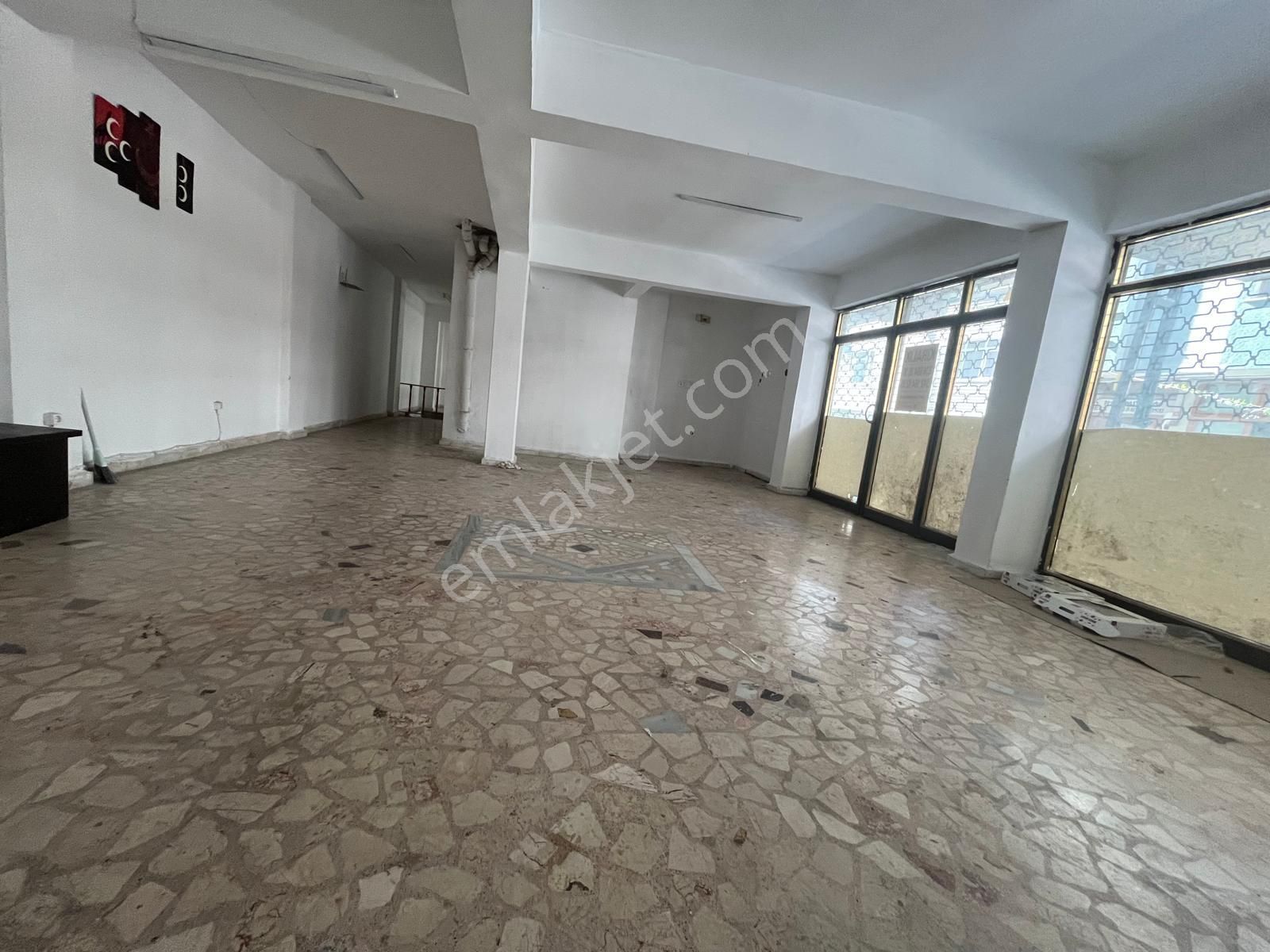 Loft Tan Fefaköy Merkezde Wc Li Mutfaklı 370m2 Kiralık Bodrumlu Dükkan - Görsel 5