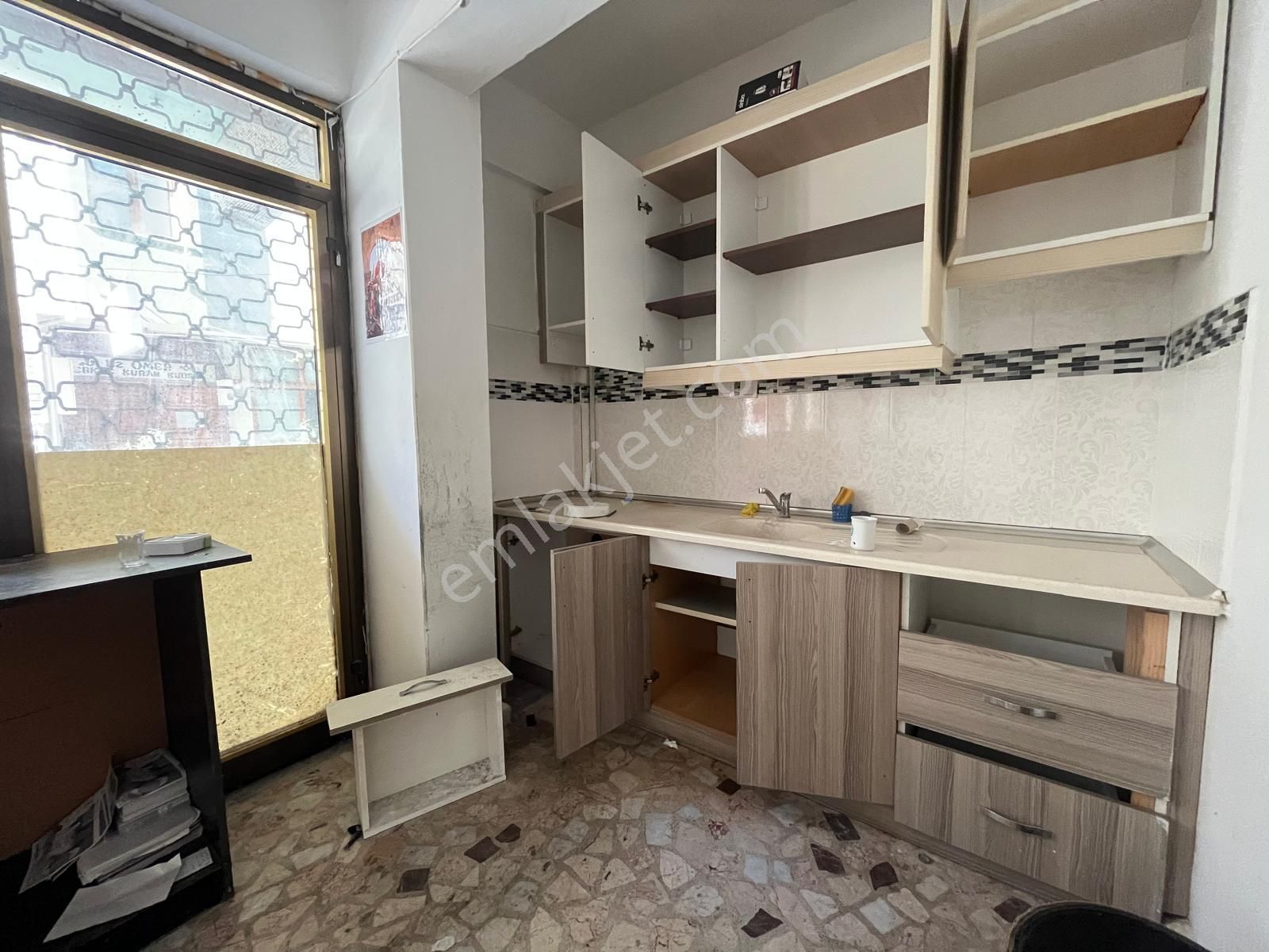 Loft Tan Fefaköy Merkezde Wc Li Mutfaklı 370m2 Kiralık Bodrumlu Dükkan - Görsel 7