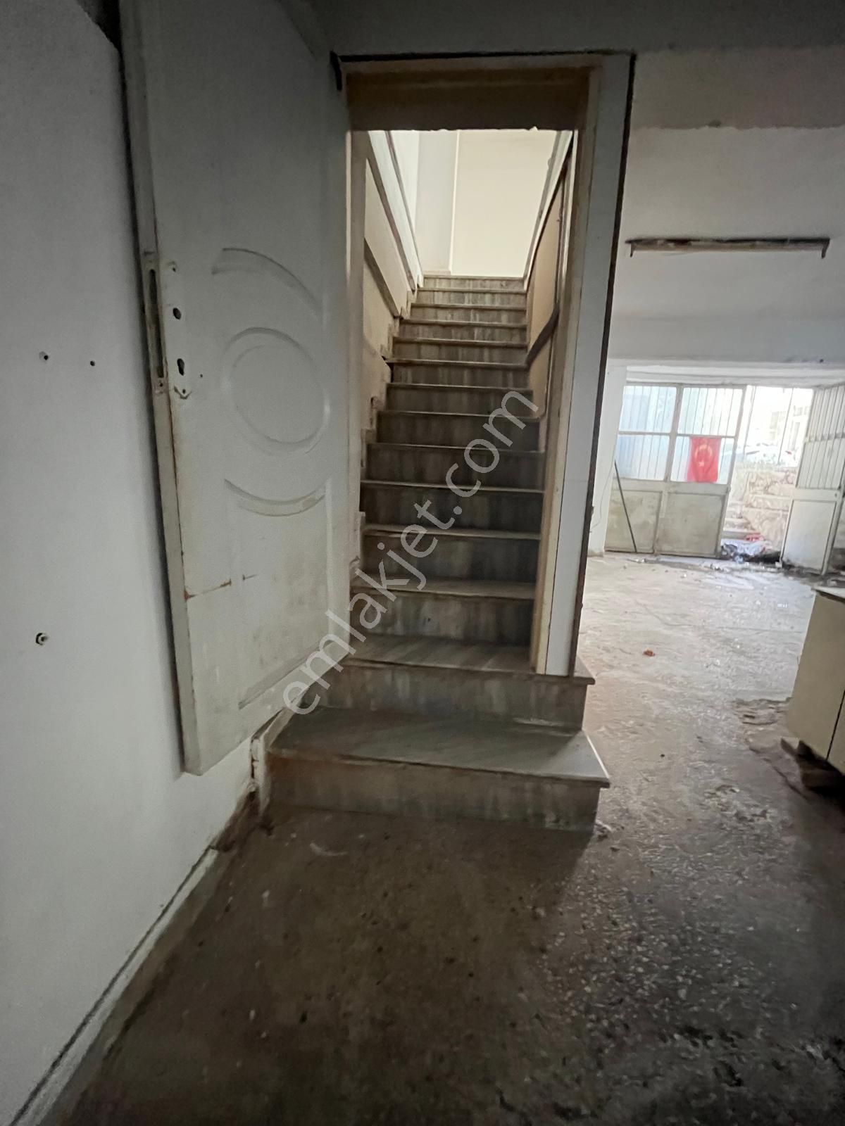 Loft Tan Fefaköy Merkezde Wc Li Mutfaklı 370m2 Kiralık Bodrumlu Dükkan - Görsel 13