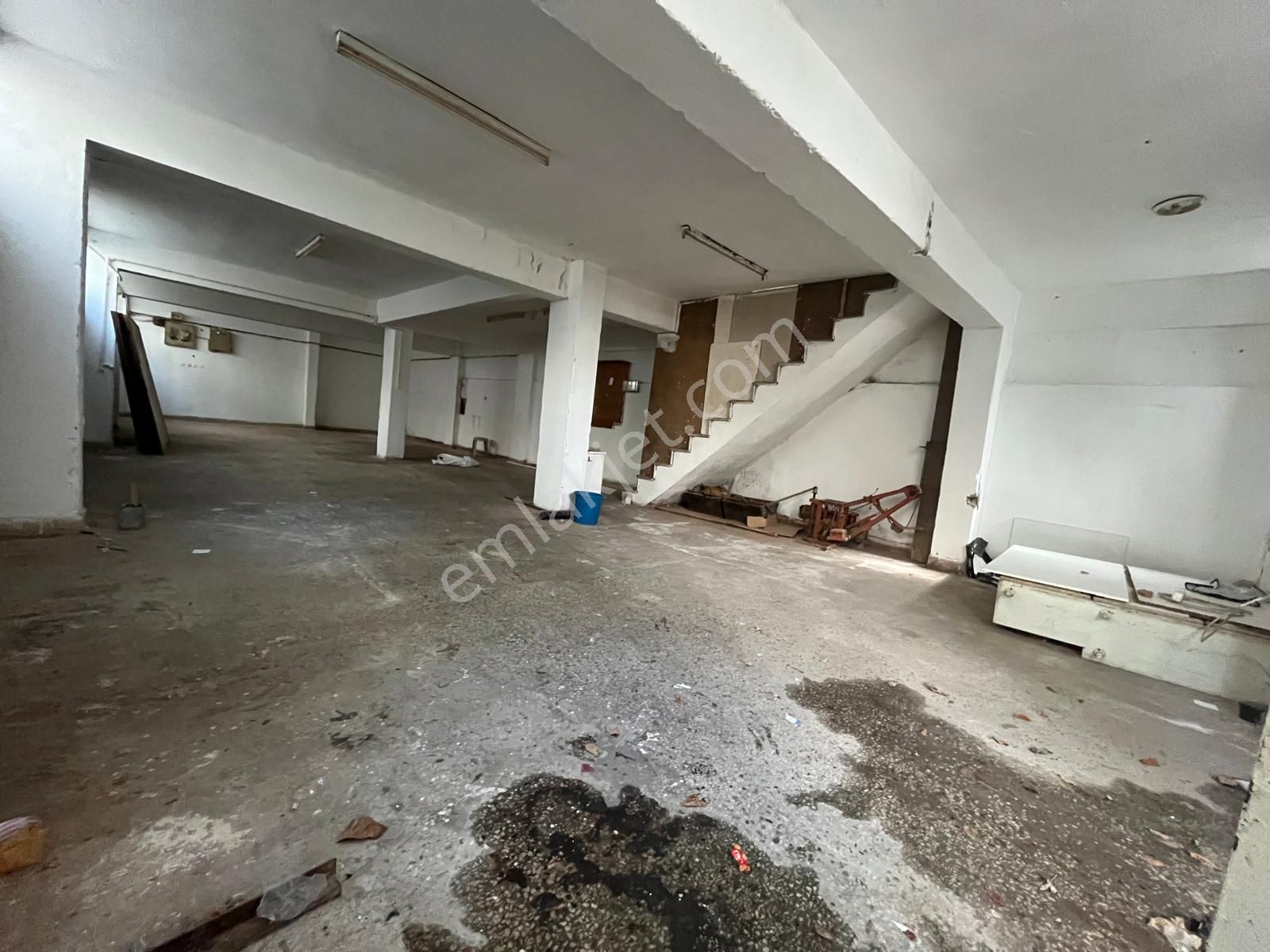 Loft Tan Fefaköy Merkezde Wc Li Mutfaklı 370m2 Kiralık Bodrumlu Dükkan - Görsel 9