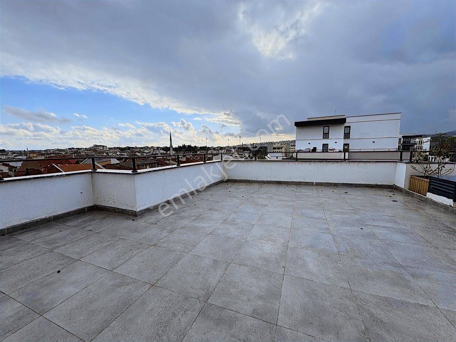 Emlak Konut'ta Geniş Teraslı Satılık 2+1 Daire - Görsel 7