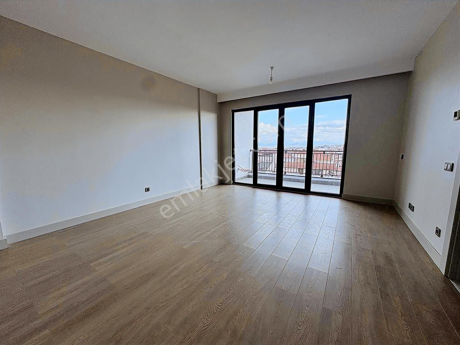 Emlak Konut'ta Geniş Teraslı Satılık 2+1 Daire - Görsel 19