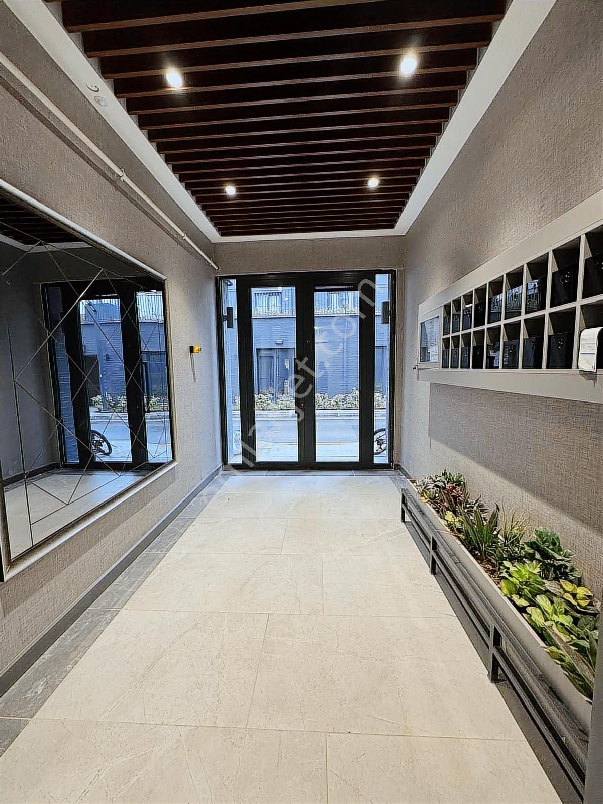 Emlak Konut'ta Geniş Teraslı Satılık 2+1 Daire - Görsel 2