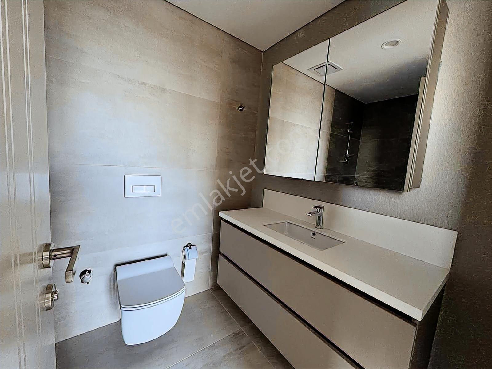 Emlak Konut'ta Geniş Teraslı Satılık 2+1 Daire - Görsel 9