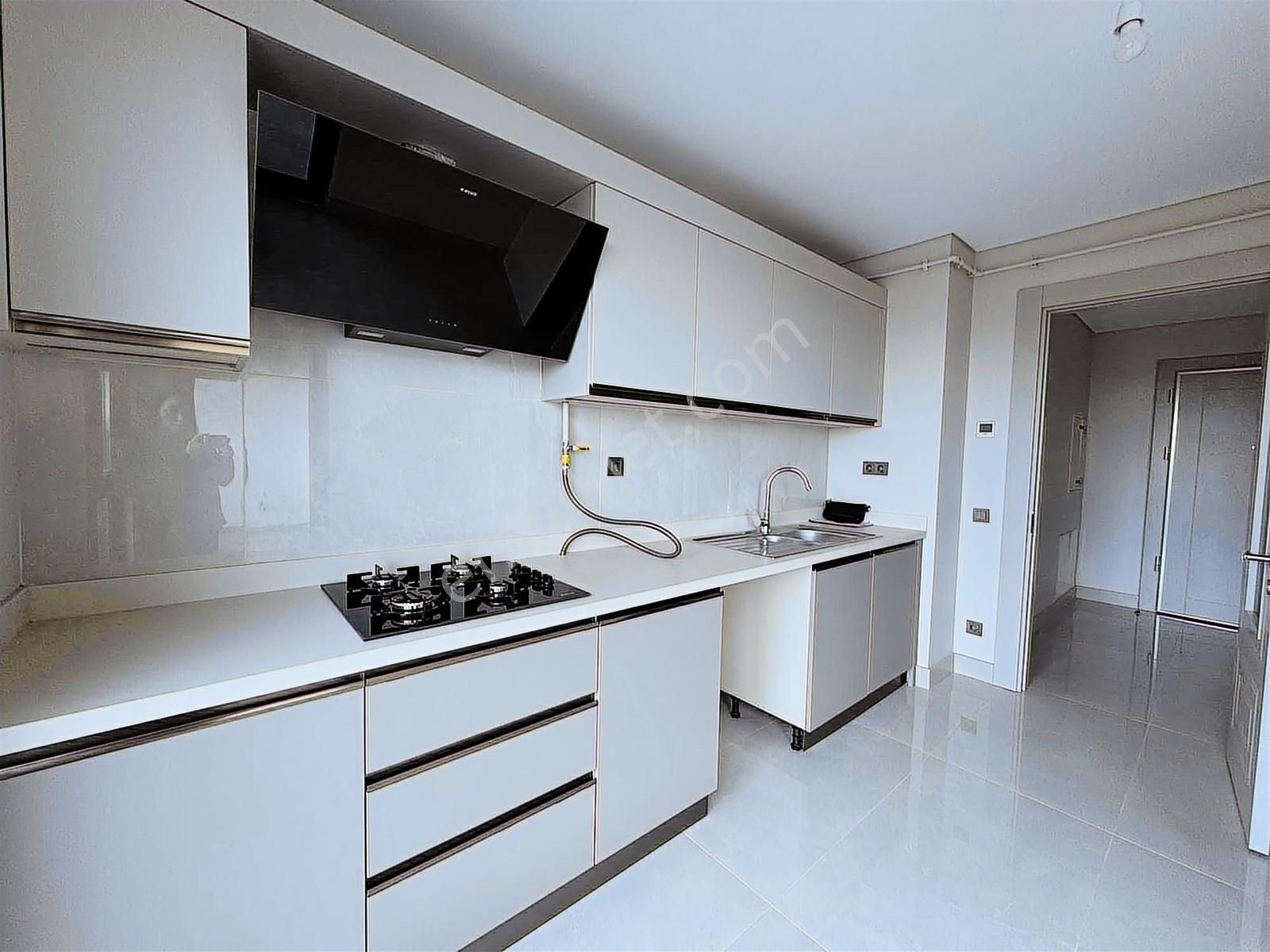 Emlak Konut'ta Geniş Teraslı Satılık 2+1 Daire - Görsel 16