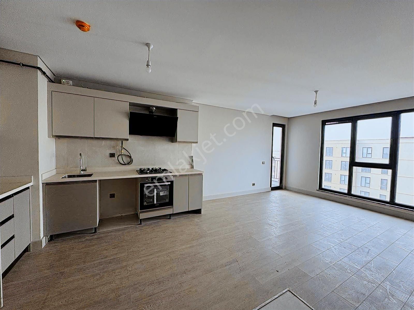 Emlak Konut'ta Peyzaj Manzaralı Satılık 1+1 Daire - Görsel 2