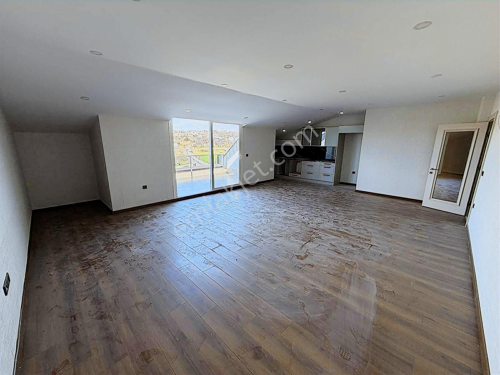 Kiralık Kısa Katlı Binada 6+2 Dubleks Marmara Mah Geniş Ferah - Görsel 5