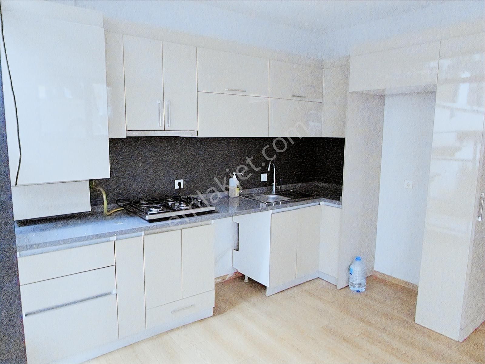 Kadıköy Osmanağa Genç Bina Kombili Müstakil Bahçeli 1+1 Dükkan - Görsel 18