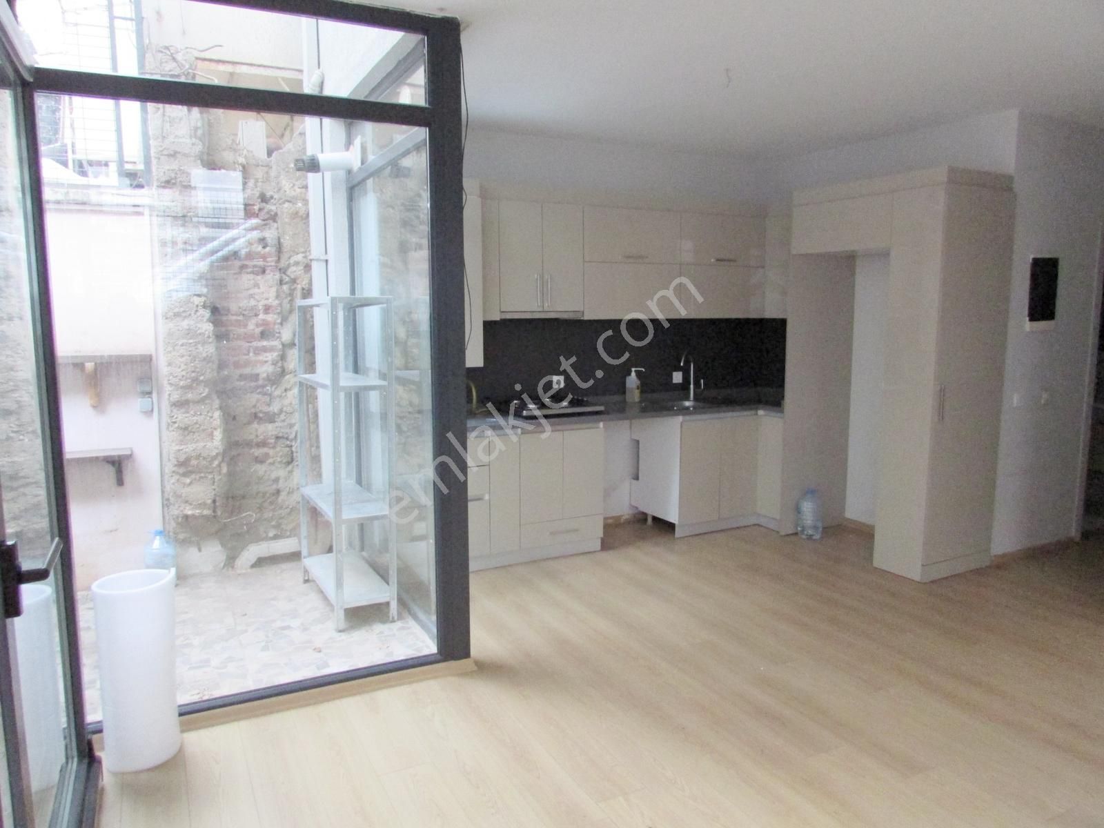 Kadıköy Osmanağa Genç Bina Kombili Müstakil Bahçeli 1+1 Dükkan - Görsel 9