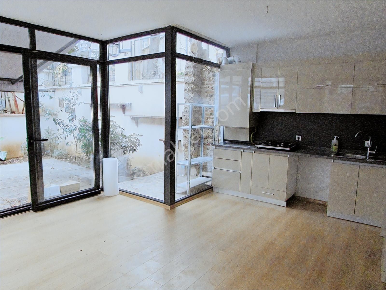 Kadıköy Osmanağa Genç Bina Kombili Müstakil Bahçeli 1+1 Dükkan - Görsel 17