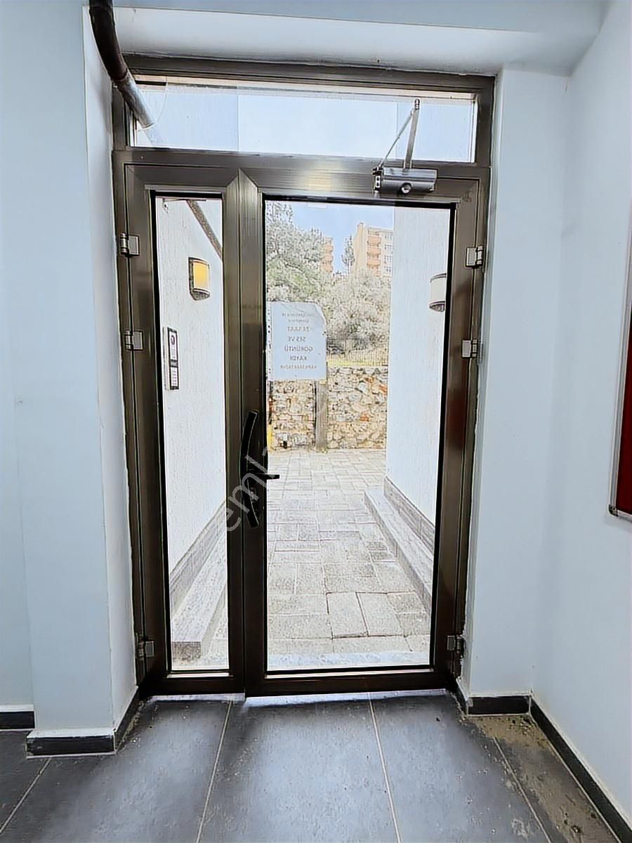 Kuşadası Merkezi Konumlu Havuzlu Ferah Bahçe Katı.2+1. Satılık. - Görsel 35