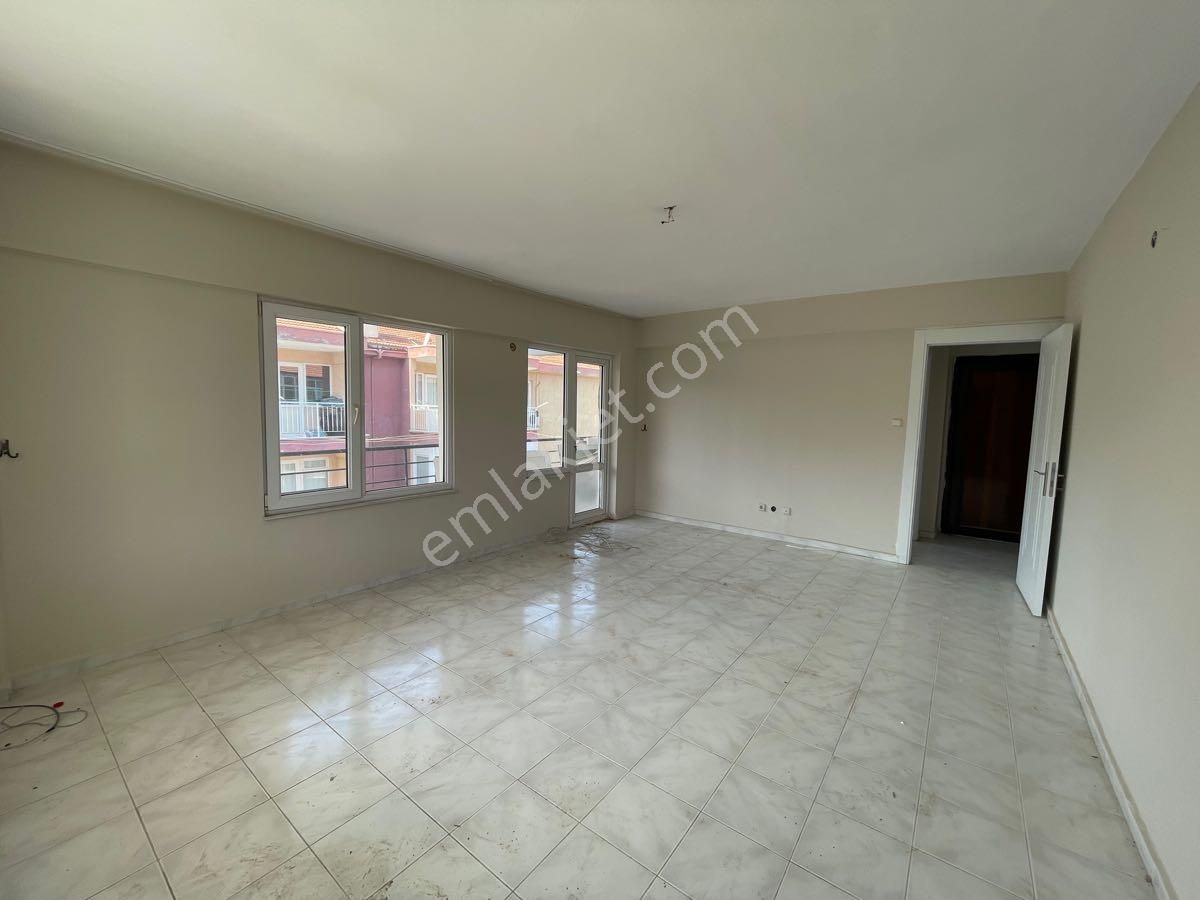 Era Angel'dan Ayvalık 150 Evler Mahallesinde Kiralık 3+1 Daire - Görsel 4