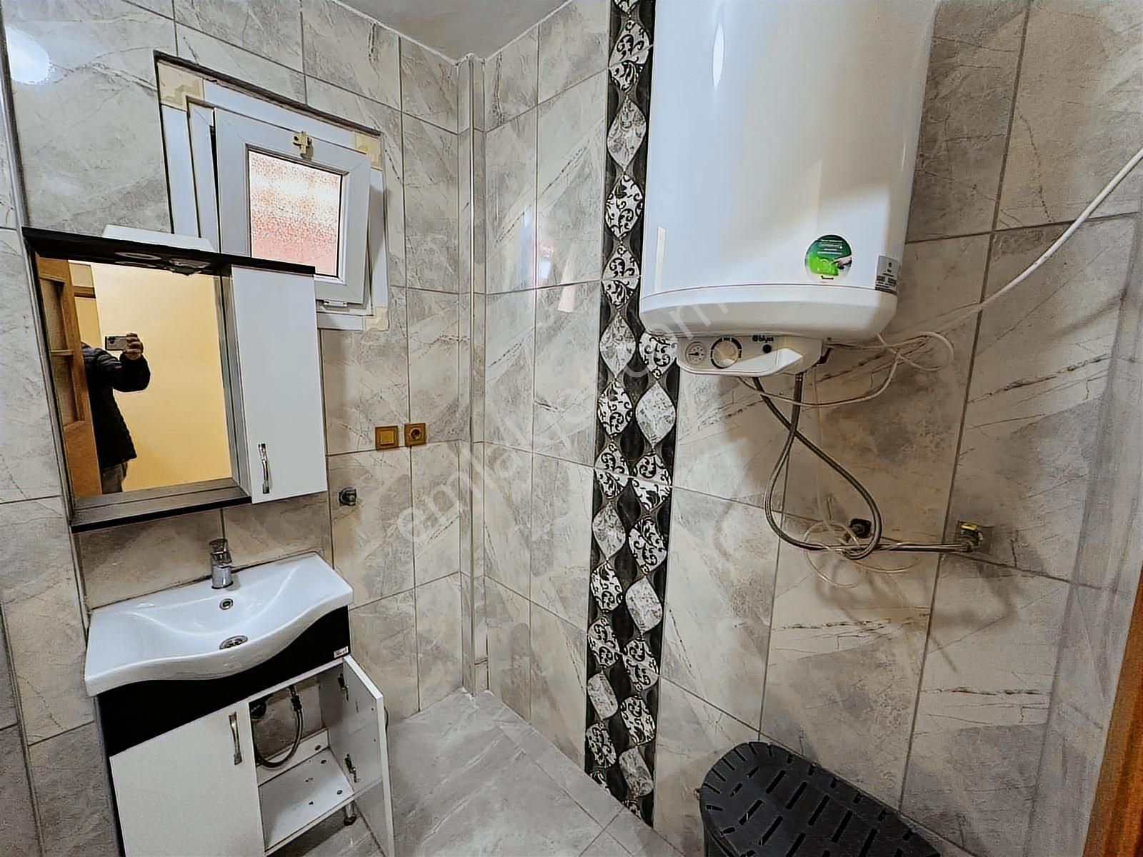 Metrobise Çok Yakın 2+1 Doğalgaz Sobalı - Görsel 17