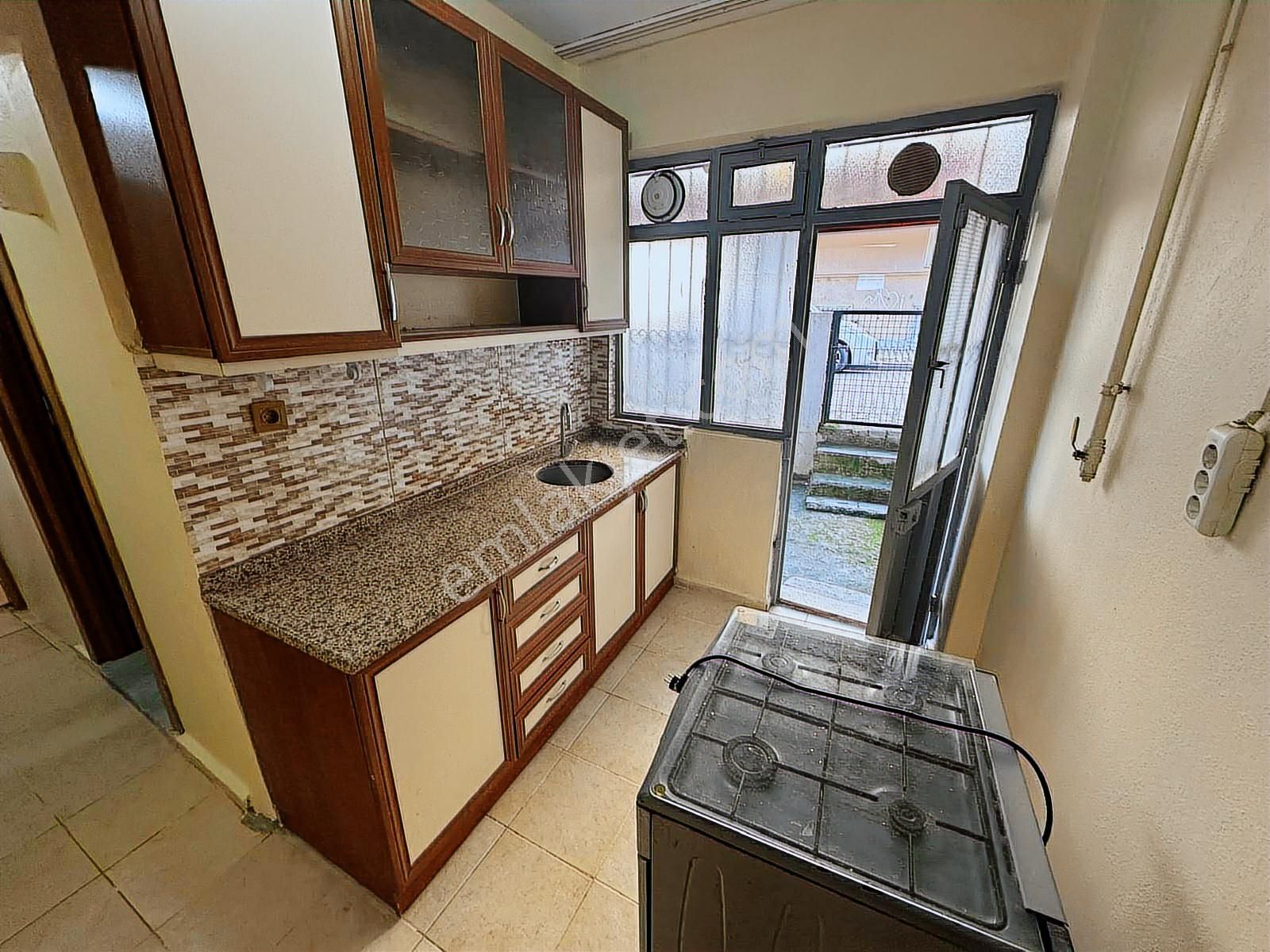 Metrobise Çok Yakın 2+1 Doğalgaz Sobalı - Görsel 6