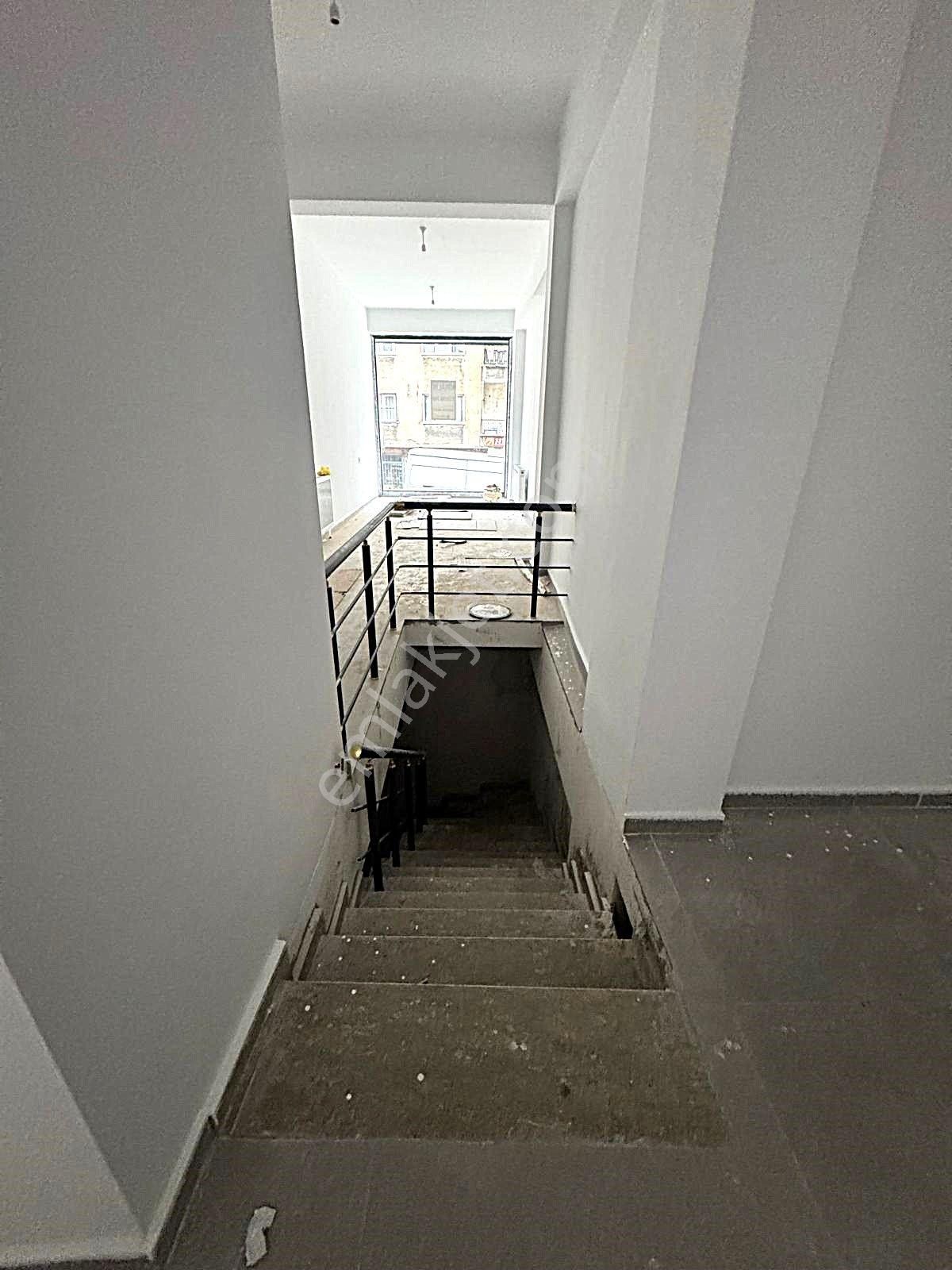 Resa* Çağlayan'da Metro 5 Dk Otobüs Yolunda 95 M² Depolu Dükkan - Görsel 6