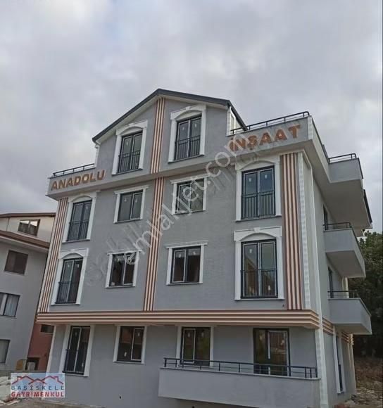 Satılık Ara Kat Daire 3+1 / 137 M²