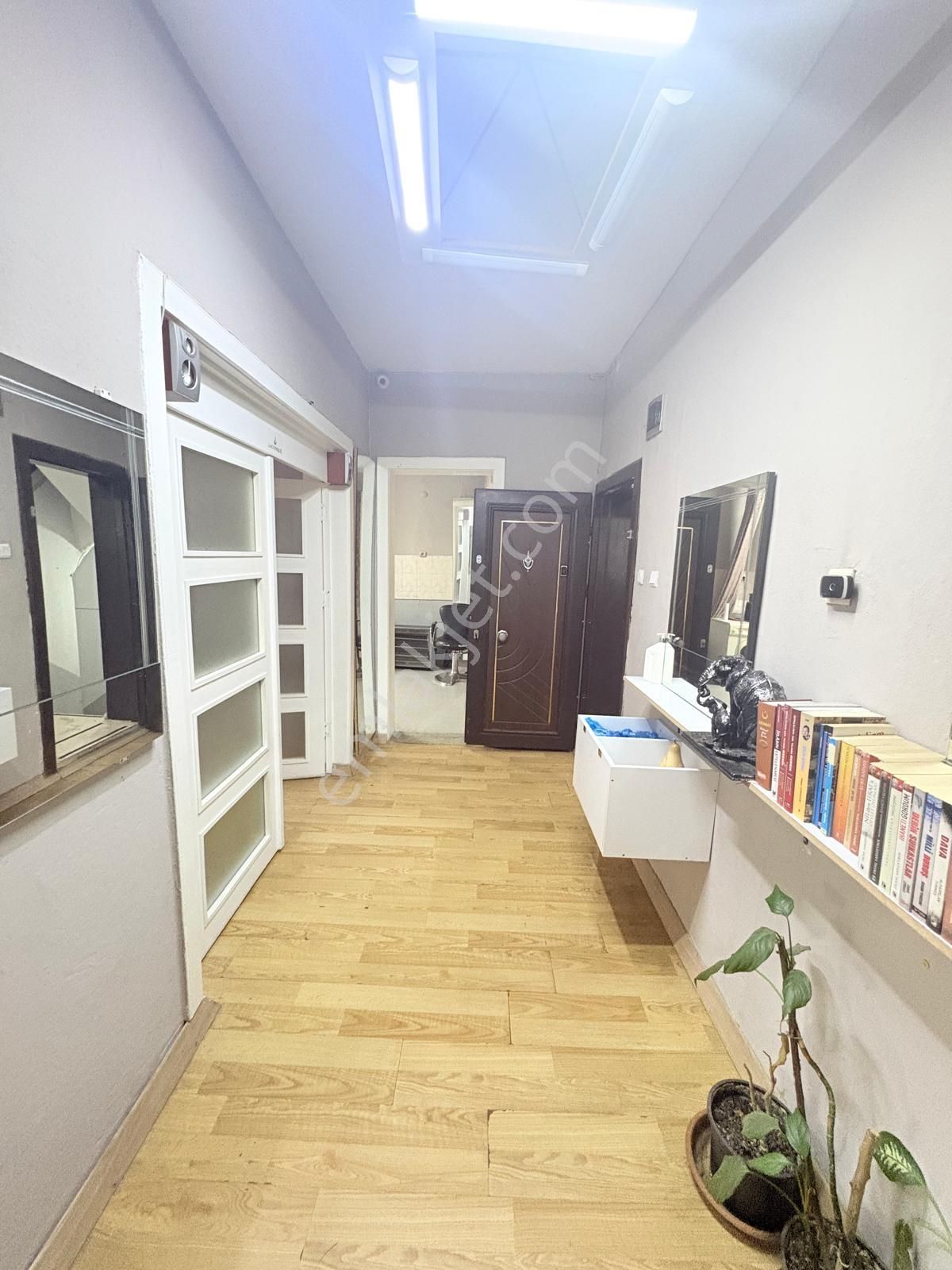 Prestij'den Camişerifte Geniş Oturumlu 3+1 Daire - Görsel 18