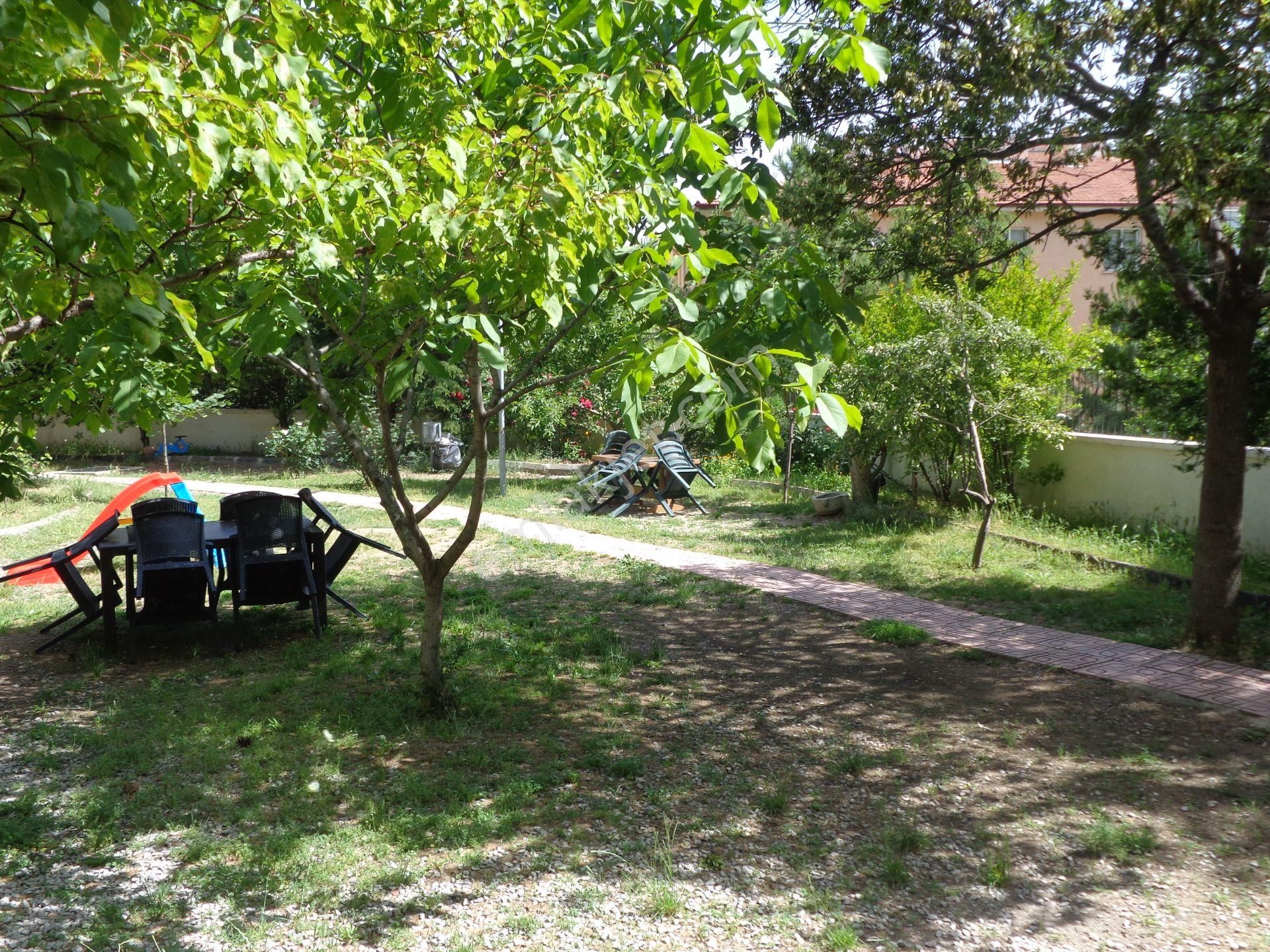 Refik Belendir Sokakta 2.kat , 3+1 , Mobilyalı, Manzaralı, Merkezi ,bakımlı.... - Görsel 35