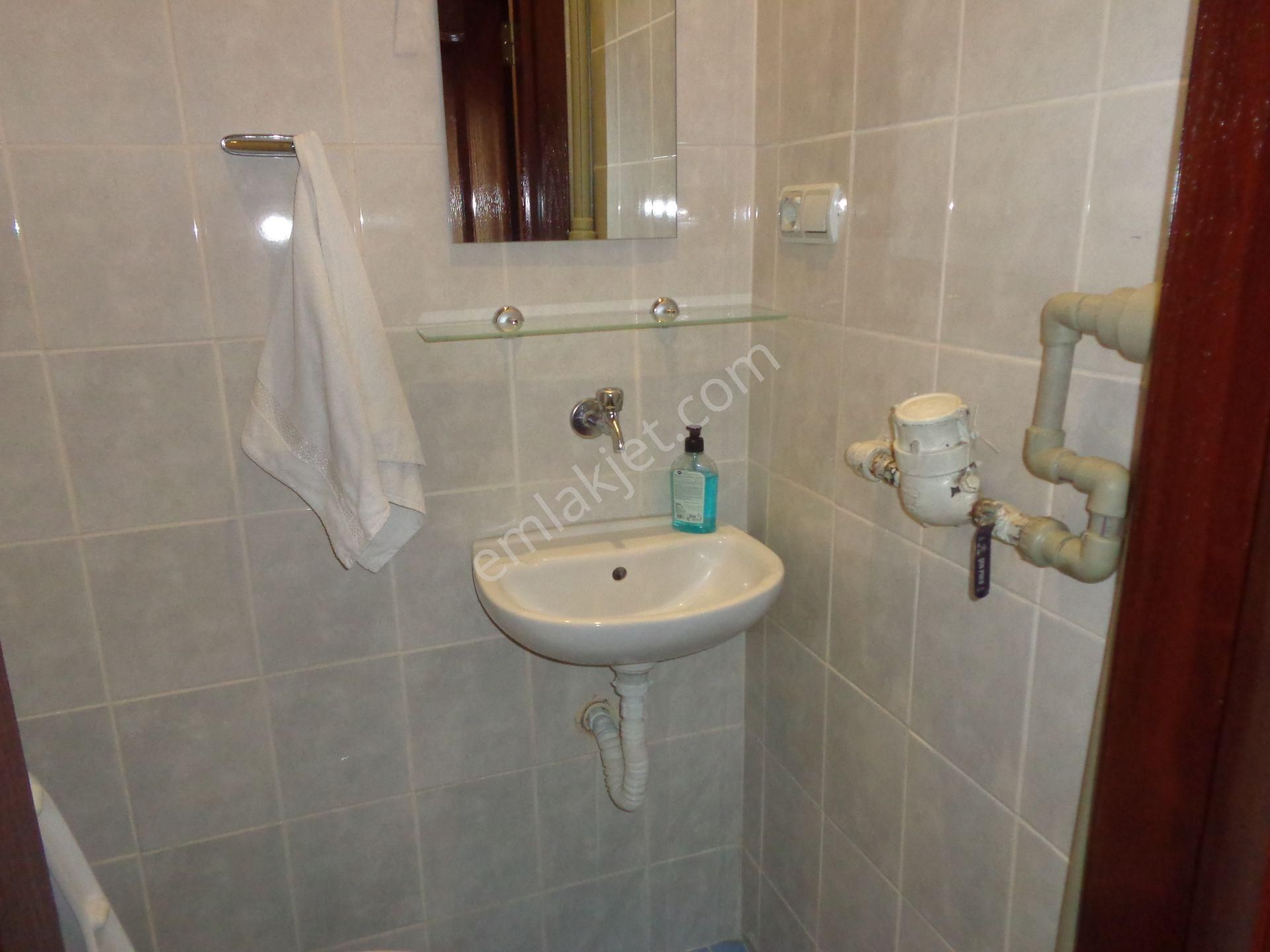 Refik Belendir Sokakta 2.kat , 3+1 , Mobilyalı, Manzaralı, Merkezi ,bakımlı.... - Görsel 5