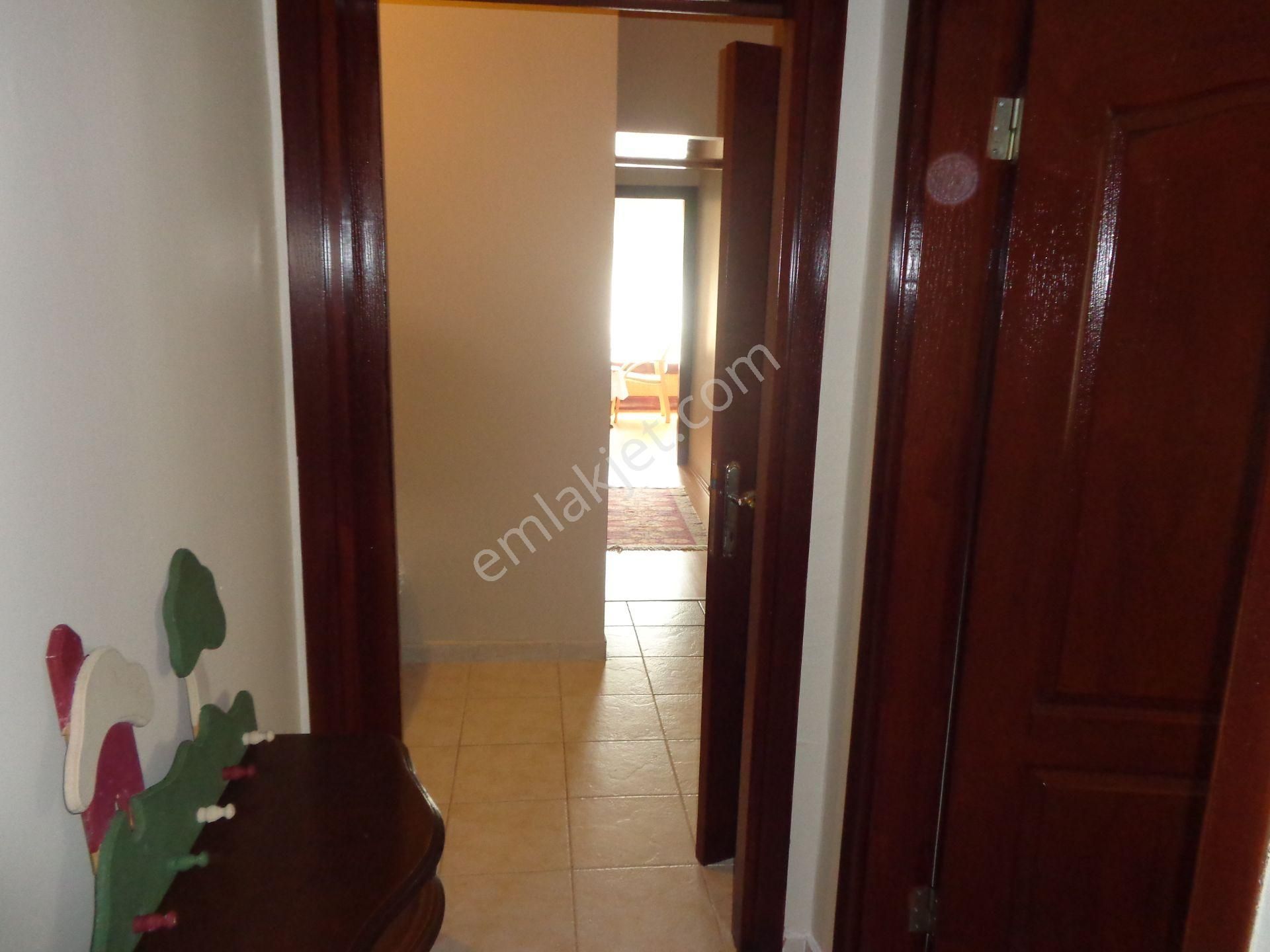 Refik Belendir Sokakta 2.kat , 3+1 , Mobilyalı, Manzaralı, Merkezi ,bakımlı.... - Görsel 25