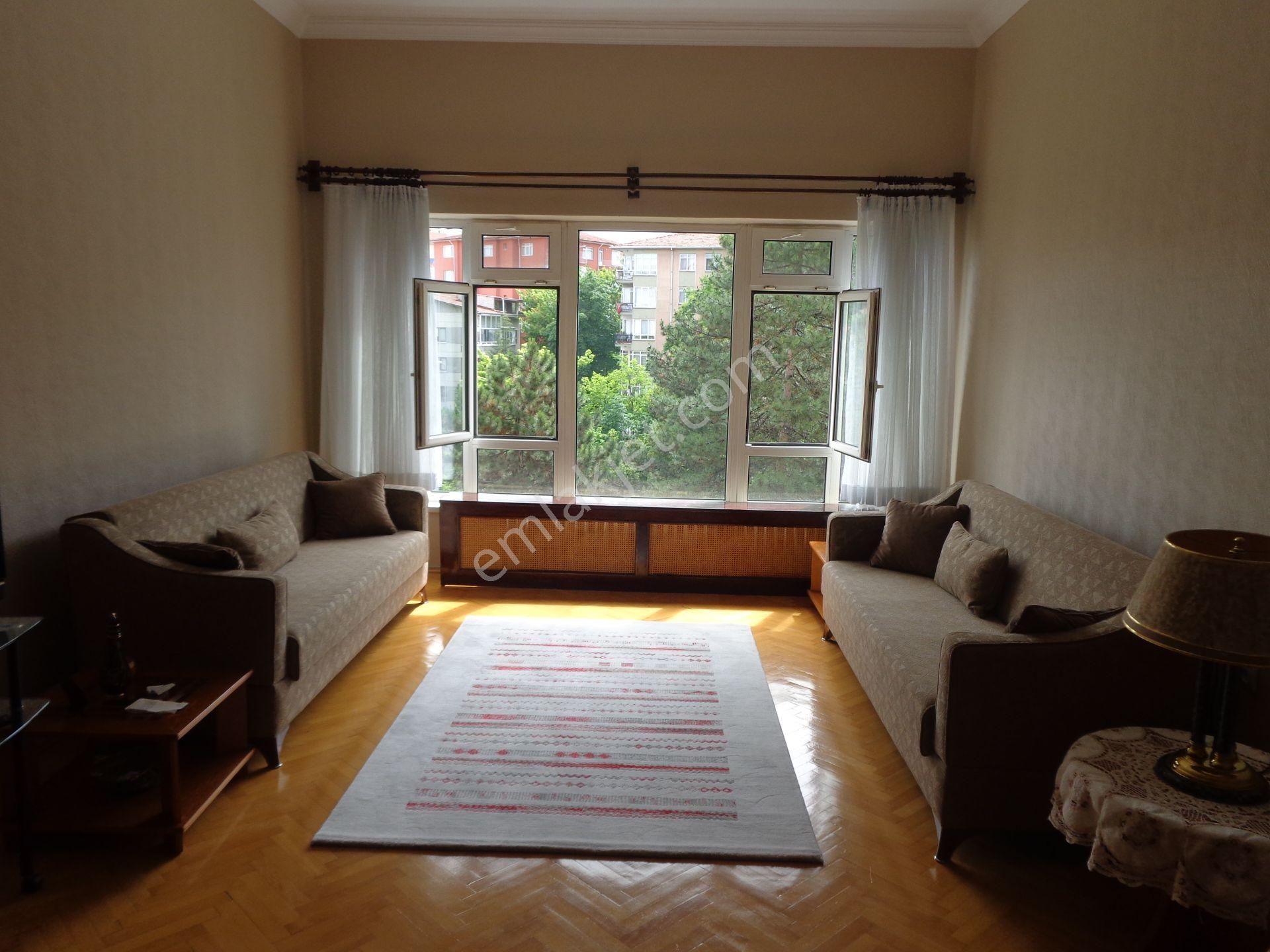 Refik Belendir Sokakta 2.kat , 3+1 , Mobilyalı, Manzaralı, Merkezi ,bakımlı....