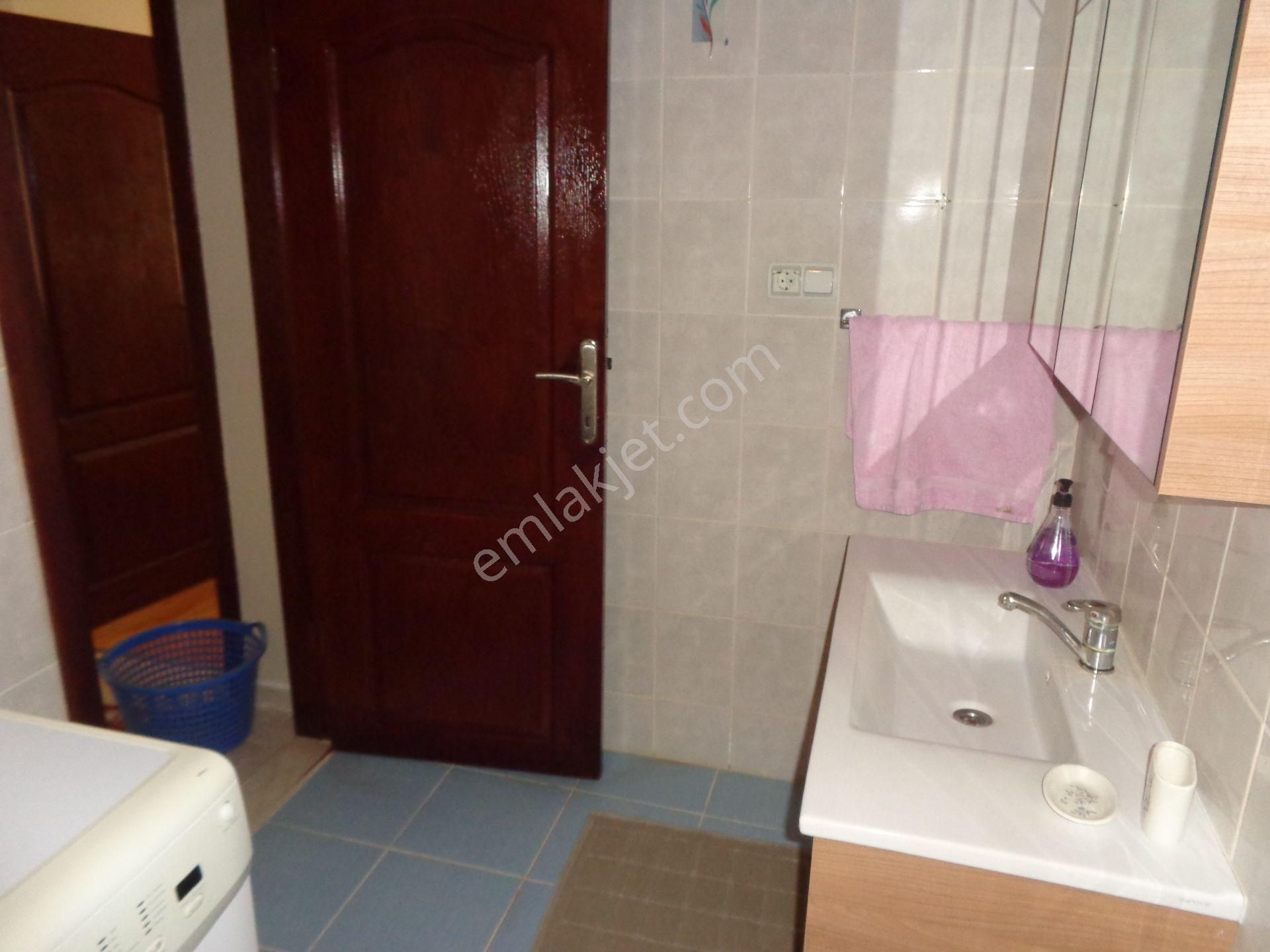 Refik Belendir Sokakta 2.kat , 3+1 , Mobilyalı, Manzaralı, Merkezi ,bakımlı.... - Görsel 19