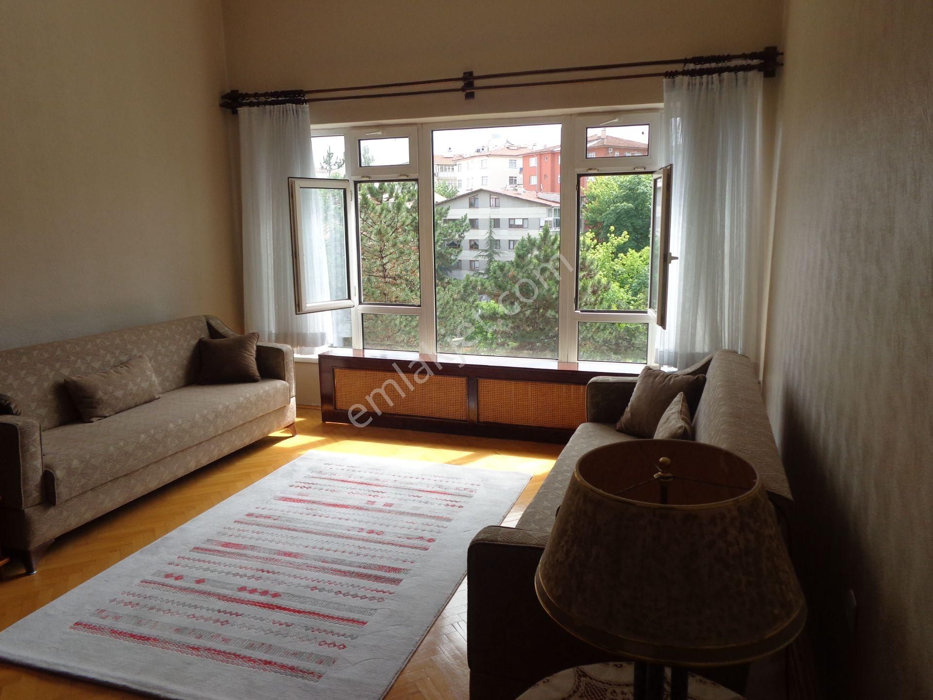 Refik Belendir Sokakta 2.kat , 3+1 , Mobilyalı, Manzaralı, Merkezi ,bakımlı.... - Görsel 7