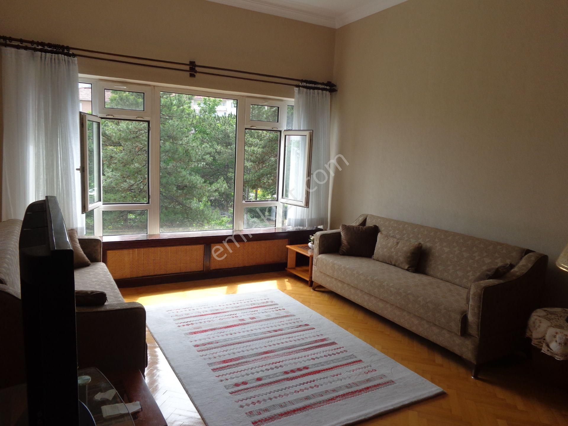 Refik Belendir Sokakta 2.kat , 3+1 , Mobilyalı, Manzaralı, Merkezi ,bakımlı.... - Görsel 13