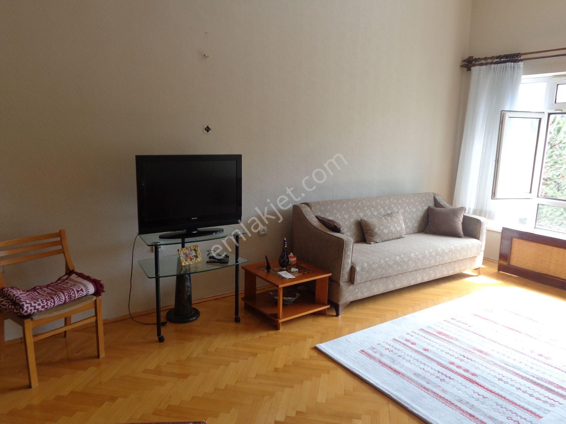 Refik Belendir Sokakta 2.kat , 3+1 , Mobilyalı, Manzaralı, Merkezi ,bakımlı.... - Görsel 14