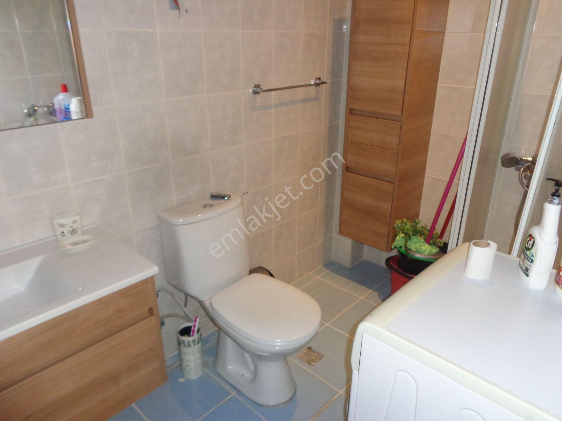 Refik Belendir Sokakta 2.kat , 3+1 , Mobilyalı, Manzaralı, Merkezi ,bakımlı.... - Görsel 24