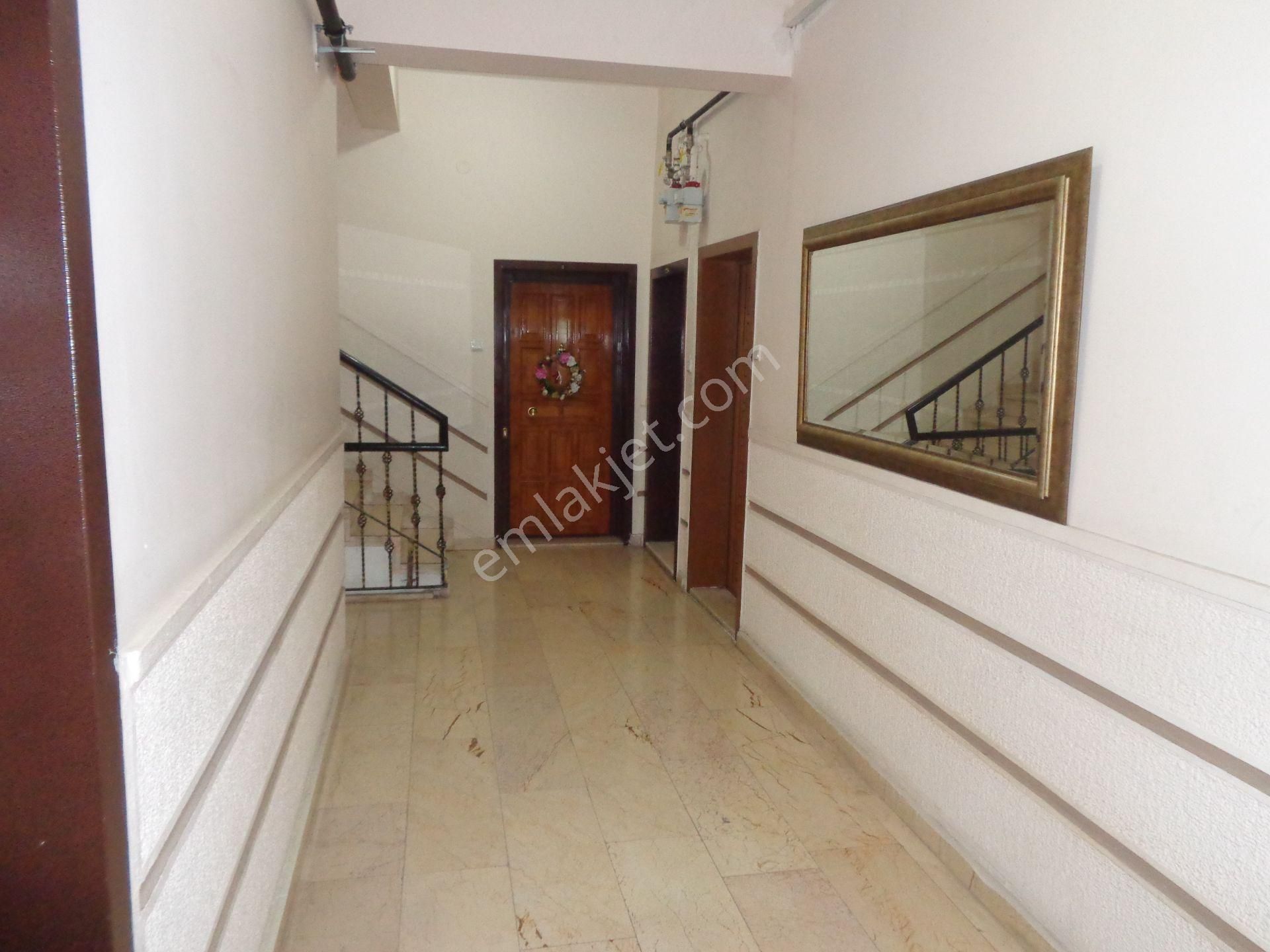 Refik Belendir Sokakta 2.kat , 3+1 , Mobilyalı, Manzaralı, Merkezi ,bakımlı.... - Görsel 28