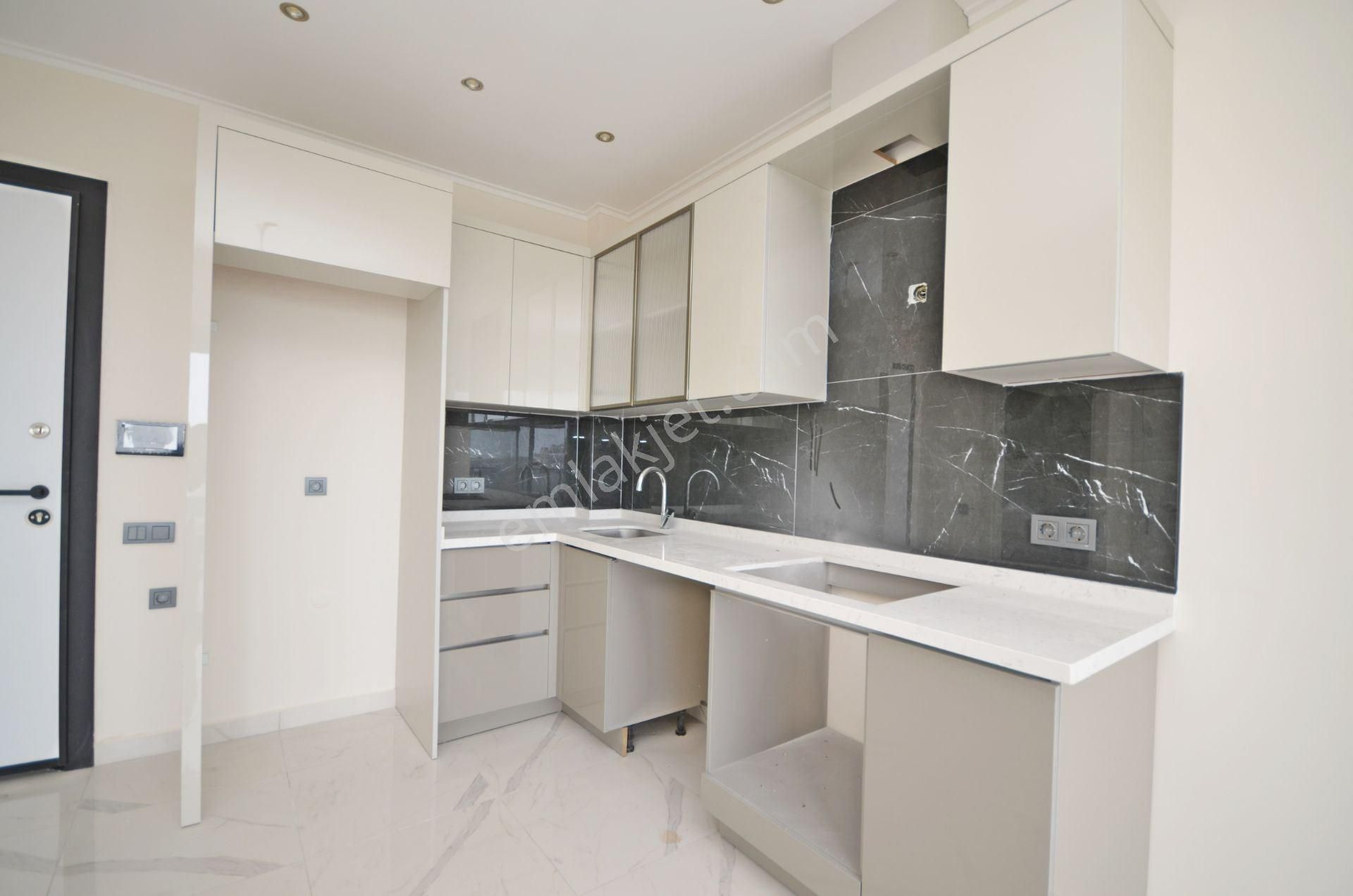 Alanya / Demirtaş’ta Deniz & Havuz Manzaralı 1+1 Satılık Daire - Görsel 7