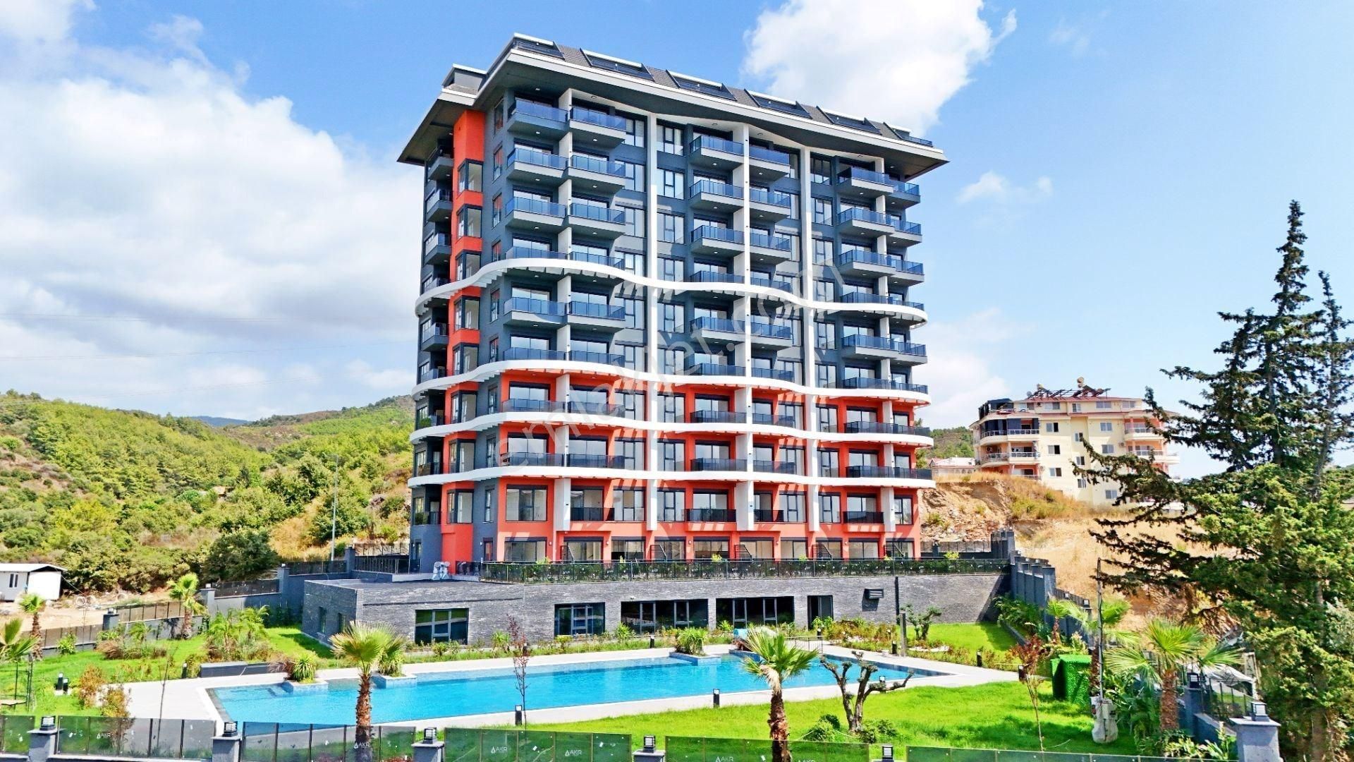 Alanya / Demirtaş’ta Deniz & Havuz Manzaralı 1+1 Satılık Daire
