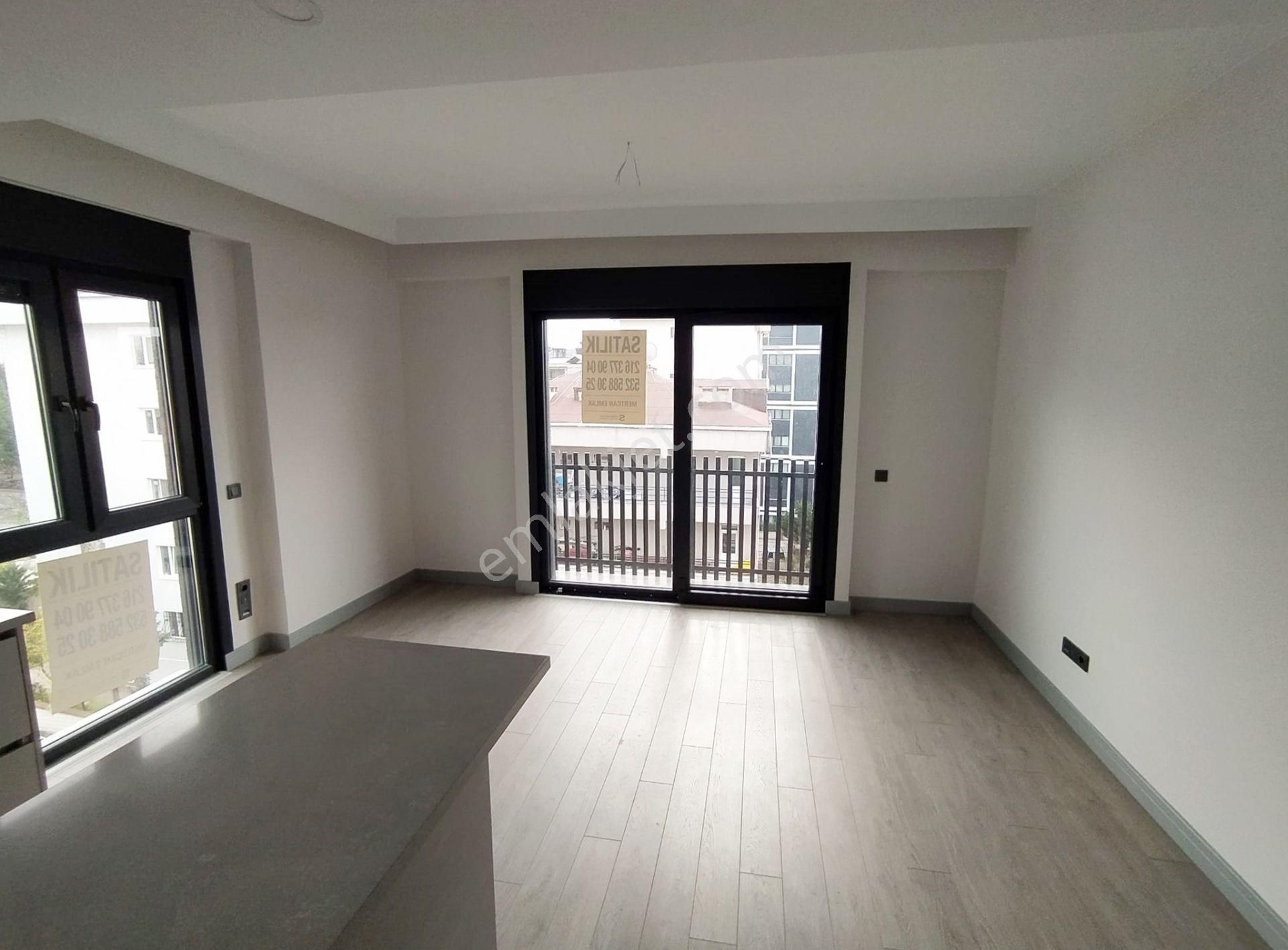 Mertcan Dan Yakacık Meydana Yürüme 2+1 Ankastreli - İskanlı Tapu Masrafsız