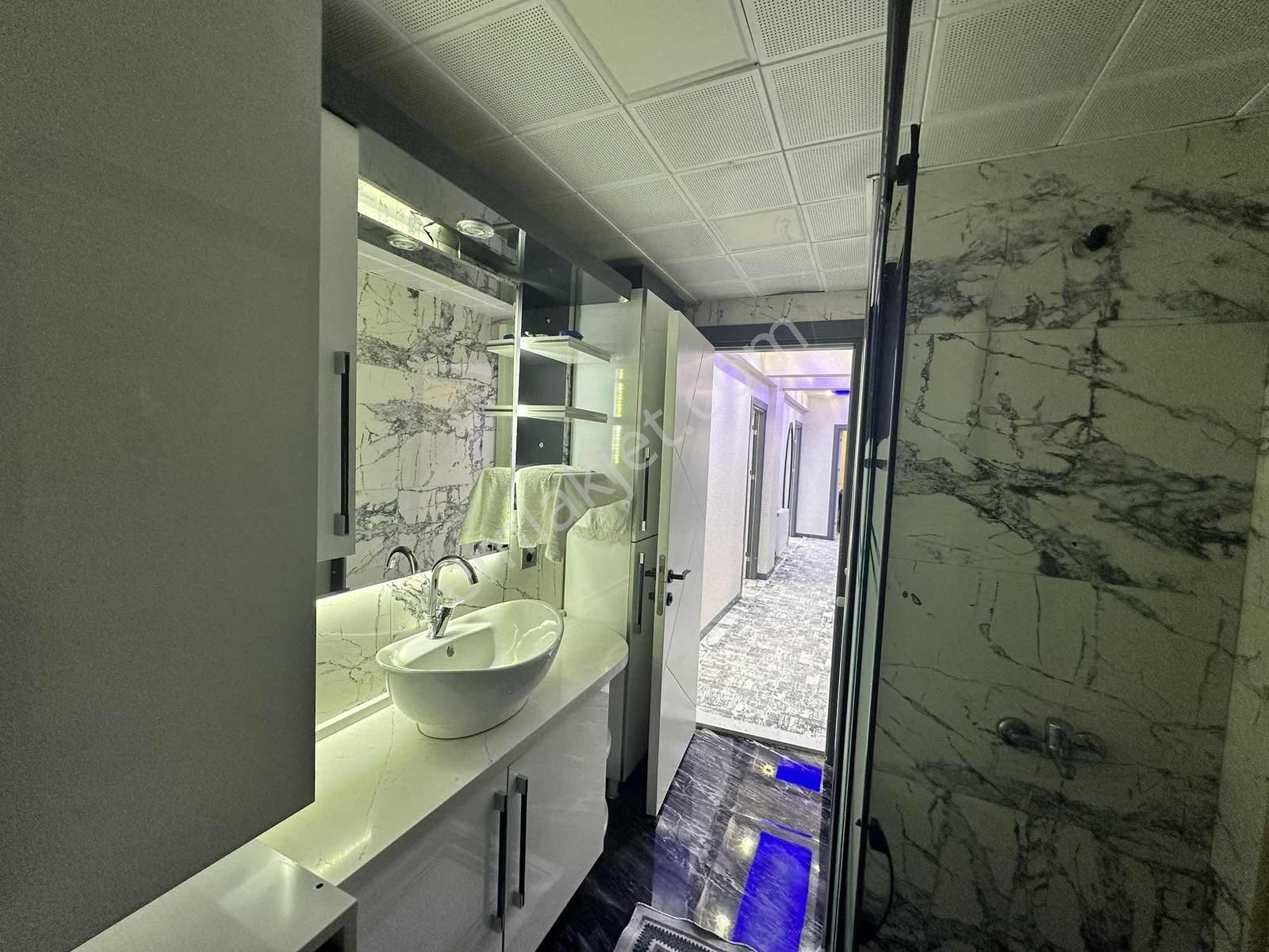 Turpa Balçova'dan Arakat 3+1 Köşe Konumlu Daire - Görsel 2