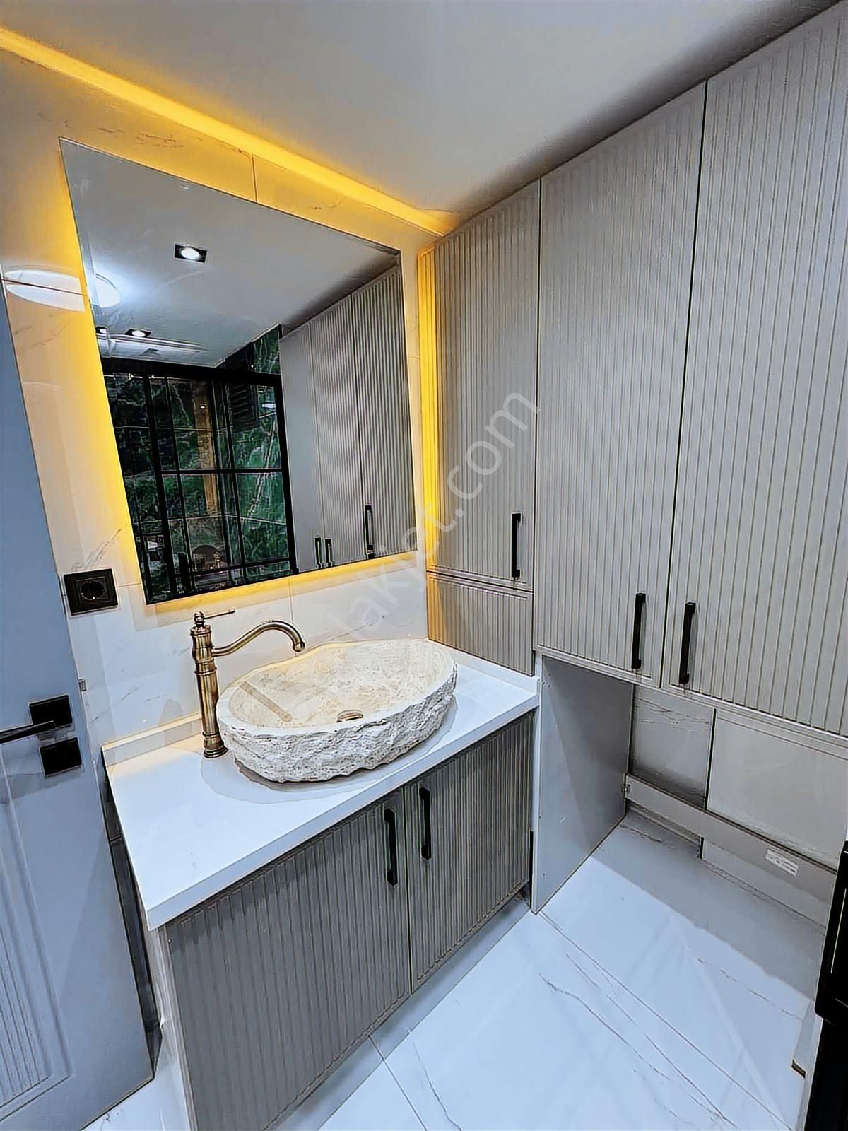 Balçovada 3+1 Ara Kat İçi Lüks Yapılı Satılık Köşe Daire - Görsel 2