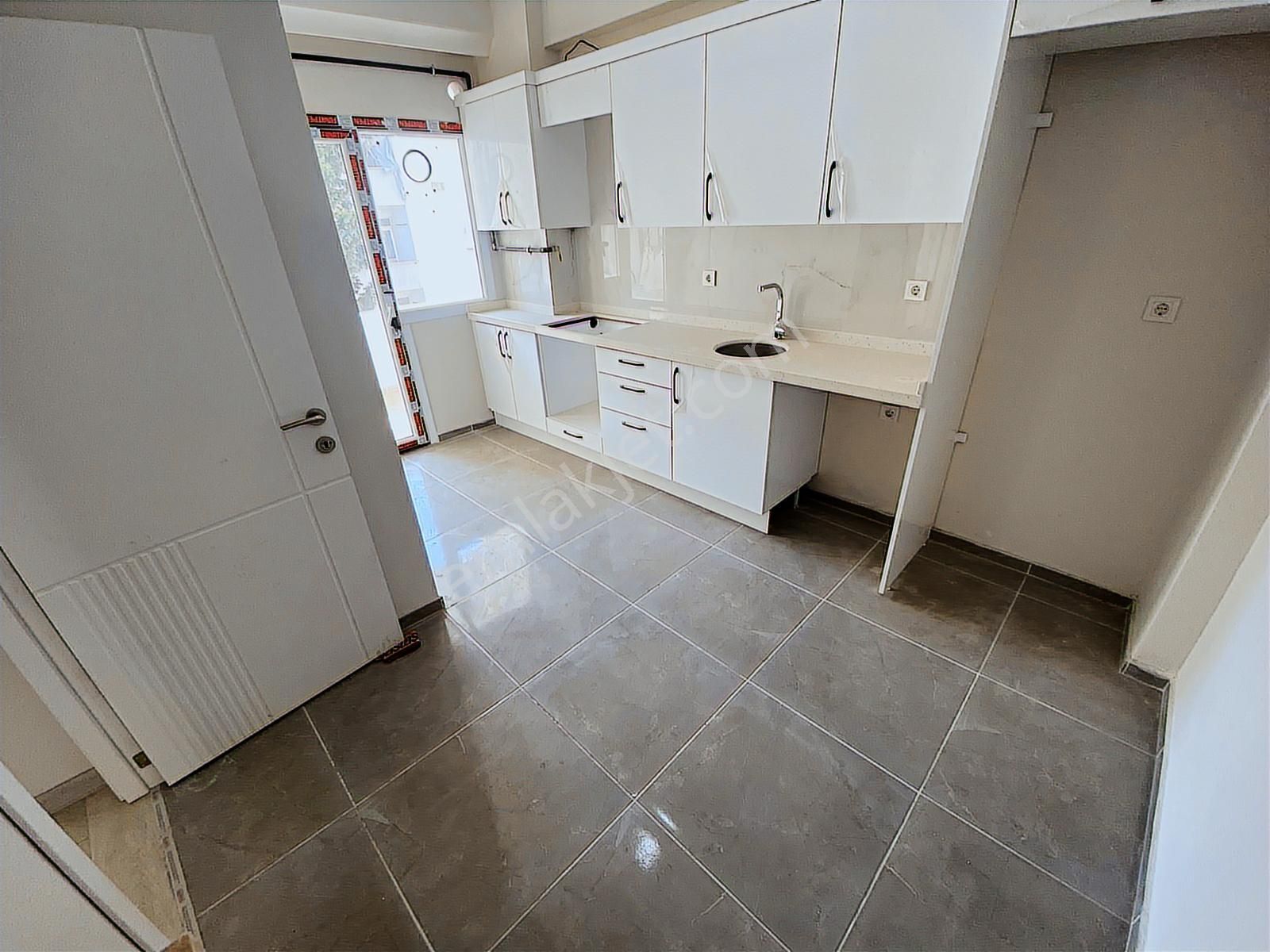 Lidya Emlak'tan 4+2 170m2 Sıfır E-5 Yanı Satılık Dublex Daire - Görsel 2