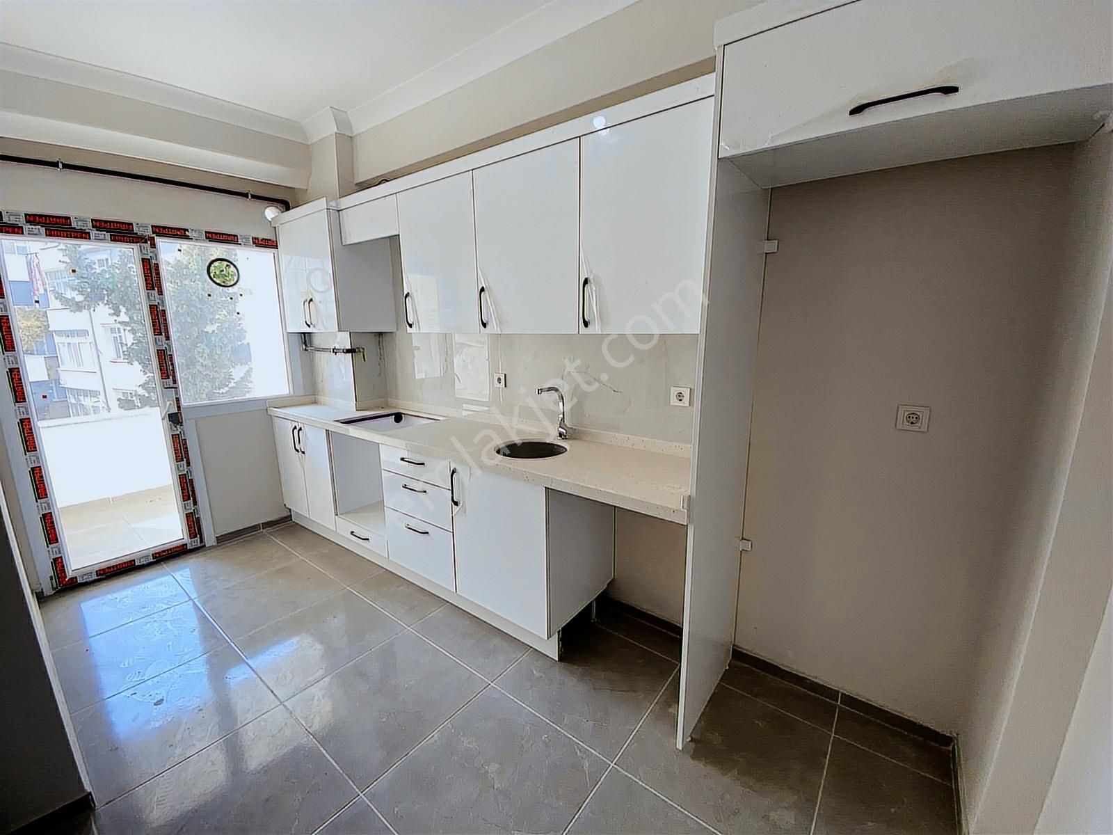 Lidya Emlak'tan 4+2 170m2 Sıfır E-5 Yanı Satılık Dublex Daire